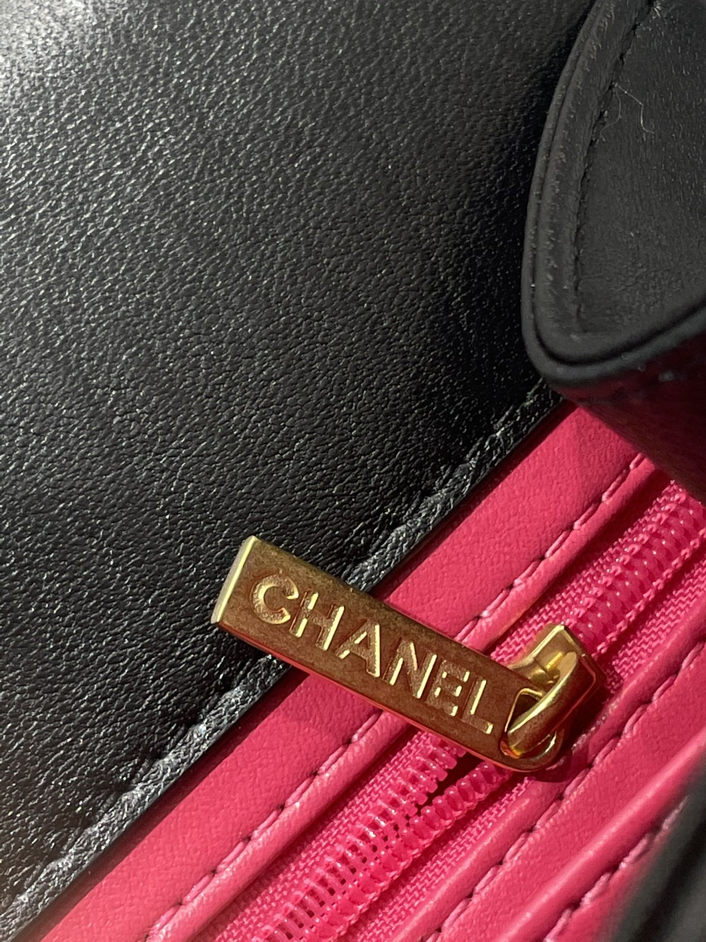 Chanel New CoCo Handle 定型手柄上连绵的双C设计 复古金 20×8×21cm