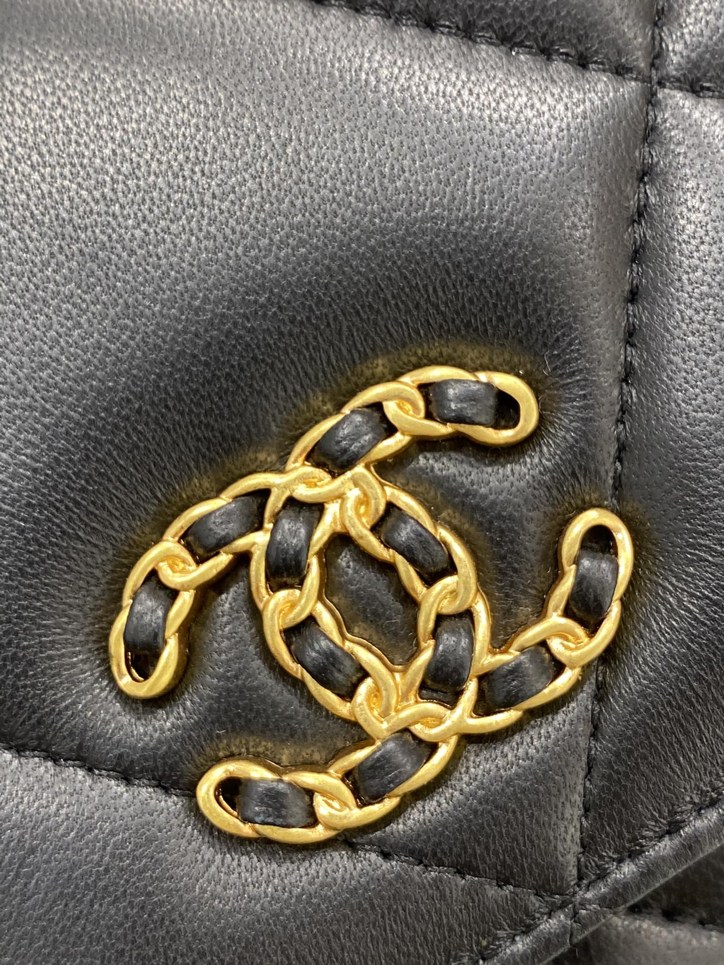 Chanel woc→19系列 金标logo 山羊皮 手拎 斜挎 19cm 链条古金色和古银色