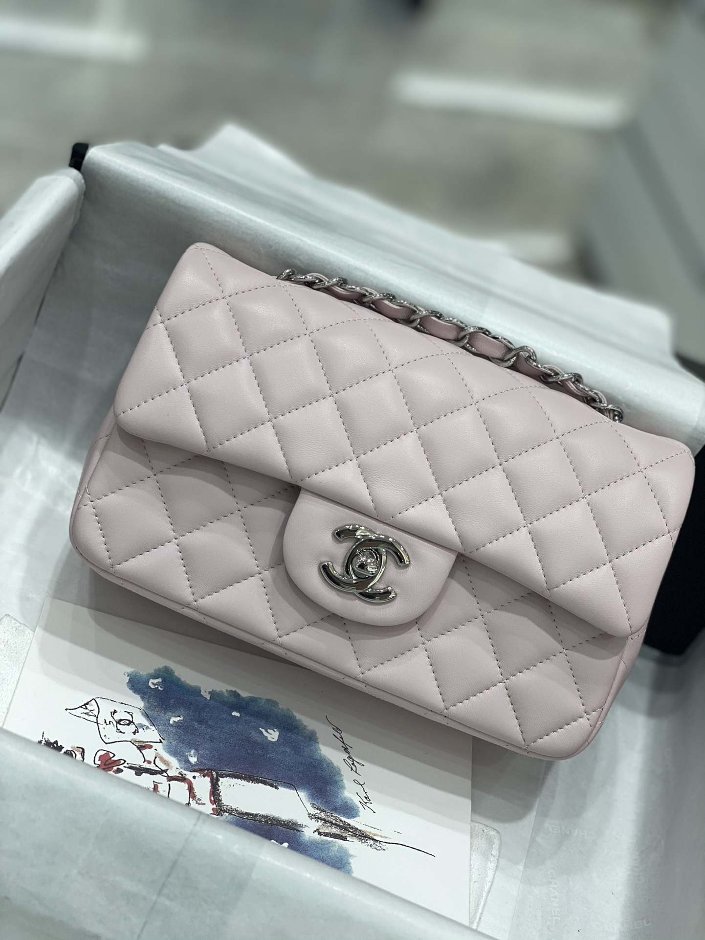 升级版带芯片 春夏新品  【真品级】CHANEL mini CF 20  原厂bodin joyeux 羔羊皮 樱花粉银扣  少量现货  尺寸：12-20-6cm