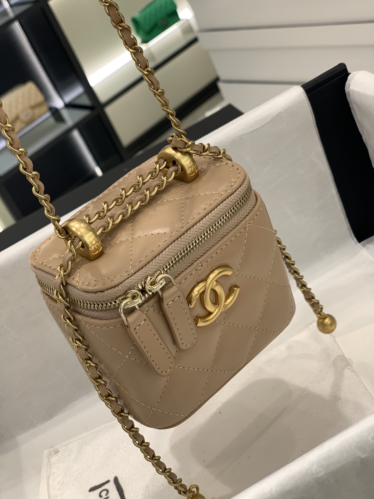 金球盒子包杏色出现货啦 CHANEL 2021早秋新款小金球盒子 手工坊 10.5×9×7cm