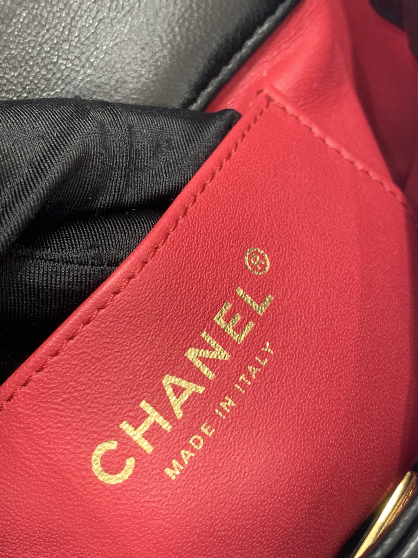 chanel 22p新款珐琅扣方胖子 黑色【小号细节图】 18.5-14-5cm 复古链条结合双c吊坠珐琅扣