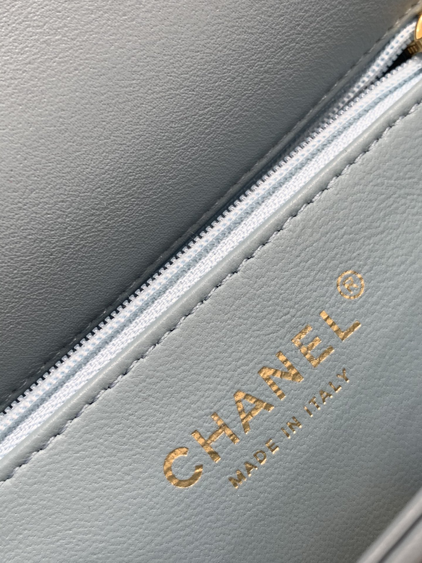 chanel 22p新款珐琅扣方胖子 蓝色 大号 21-14.5-5cm  复古链条结合双c吊坠珐琅扣