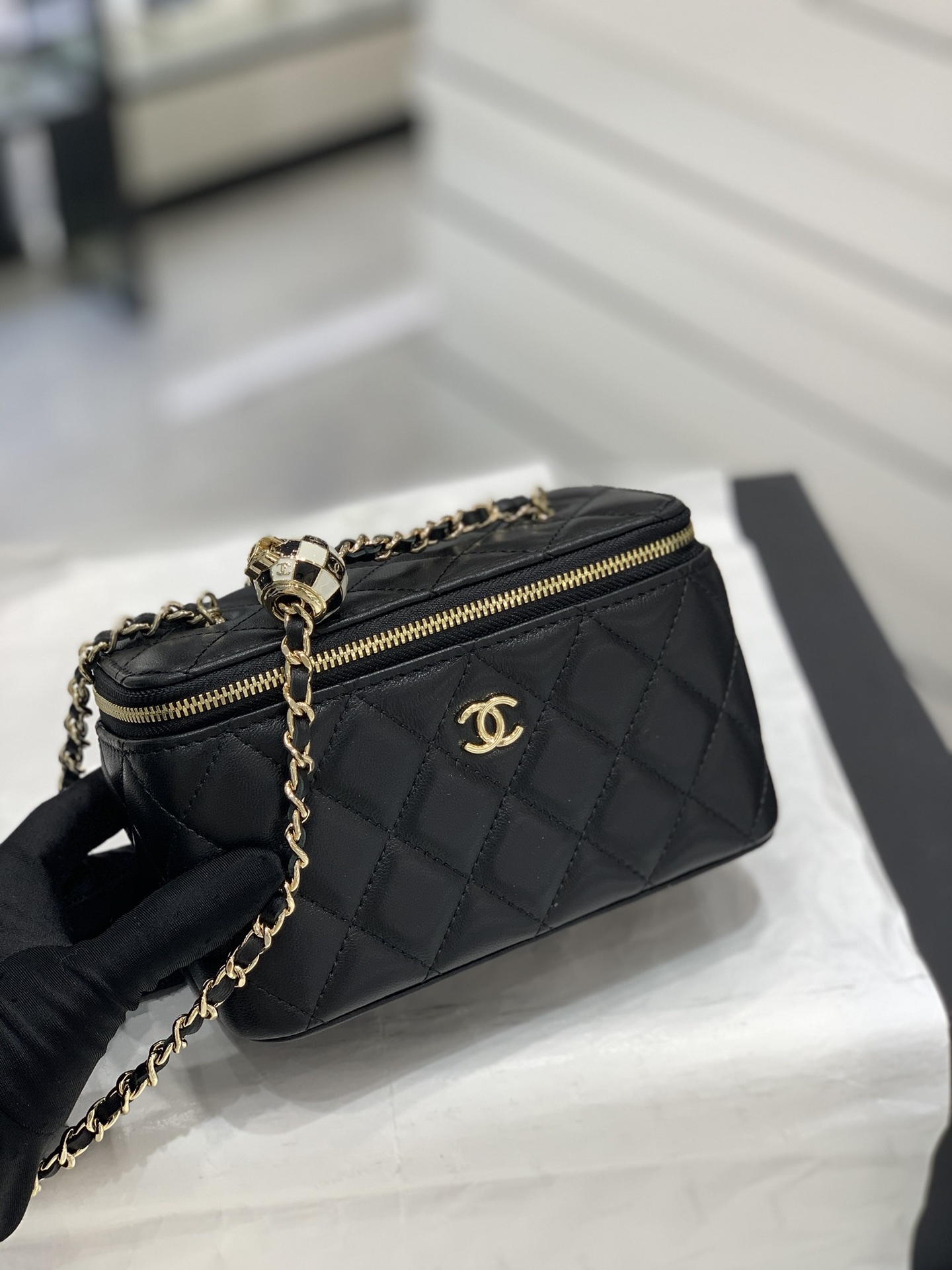 Chanel 23C世界杯足球️长盒子现货 黑白珐琅球 长盒子：16.5*10*8cm