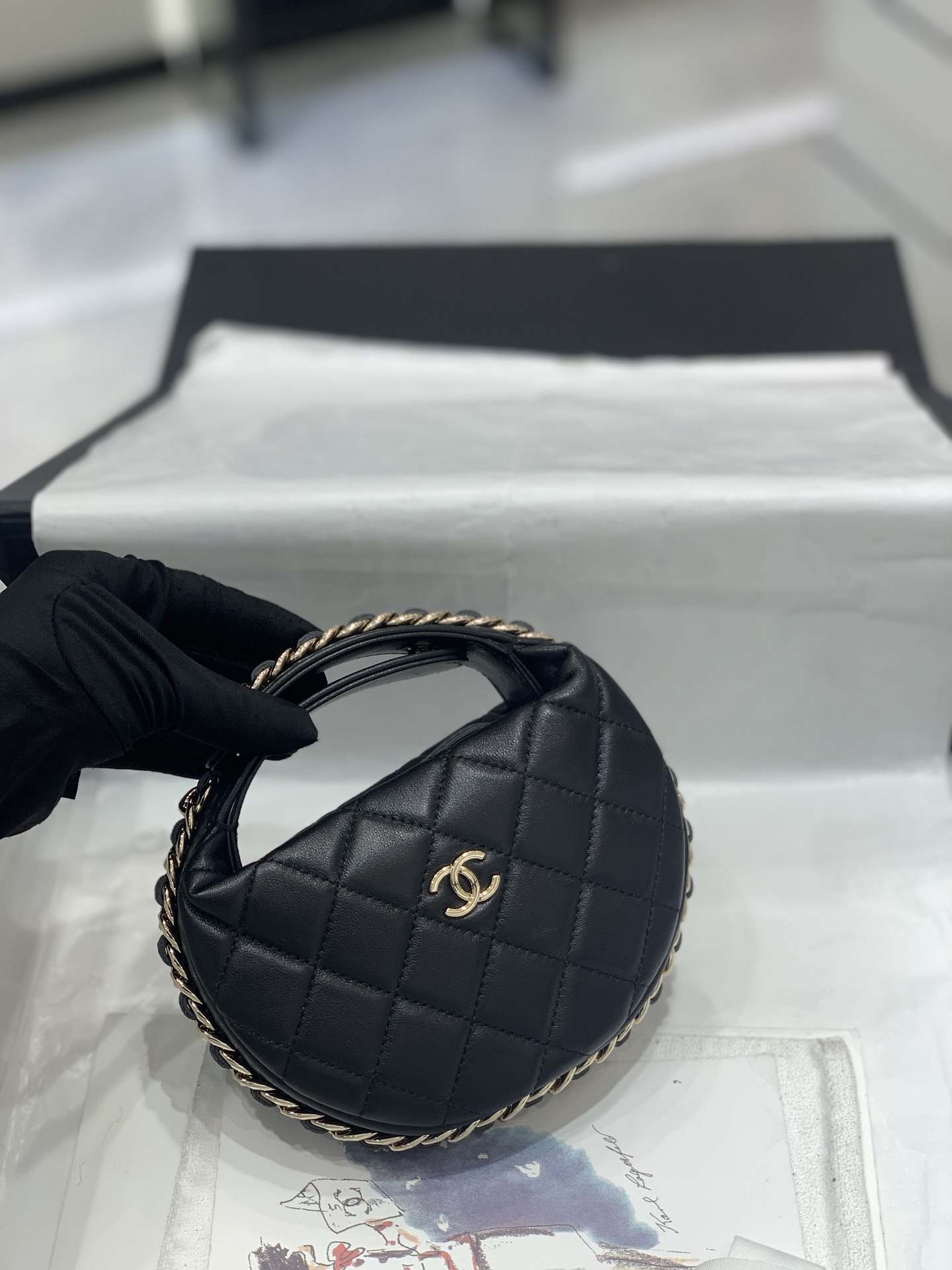 Chanel 23C手拿包呼啦圈【现货】 半月包造型 中古呼啦圈 16*16*5.5cm