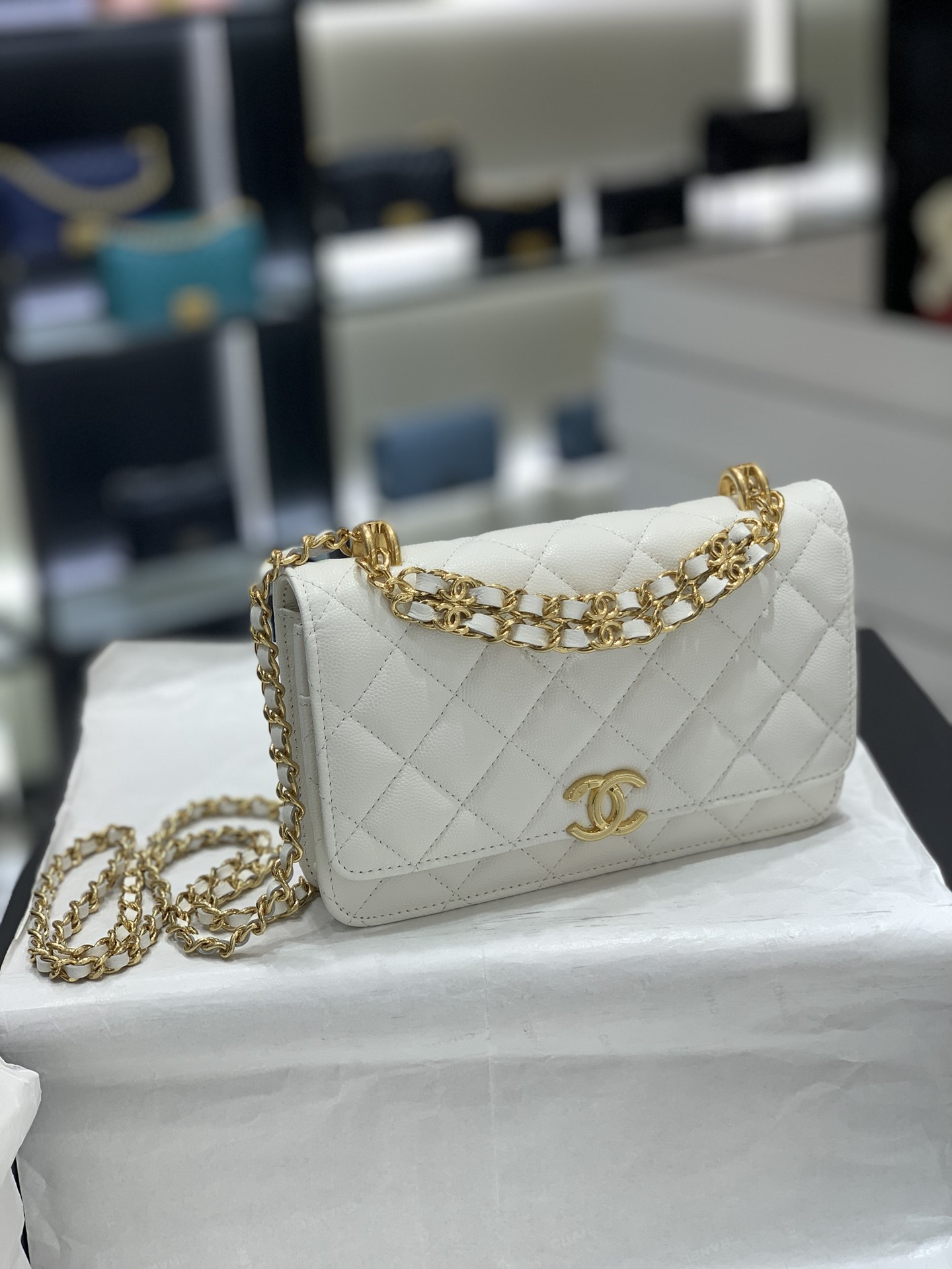 CHanel 22k秋冬新品 双链条手拎包系列woc发财包 白色 翻盖菱格包