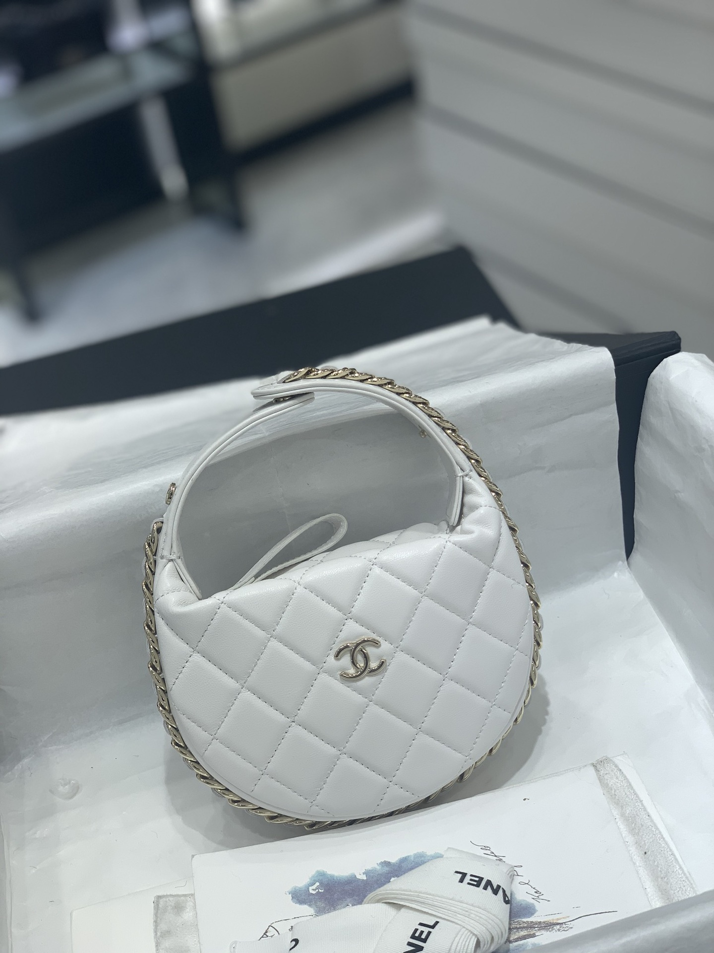 Chanel 23C手拿包呼啦圈【现货】半月包造型 中古呼啦圈 16*16*5.5cm