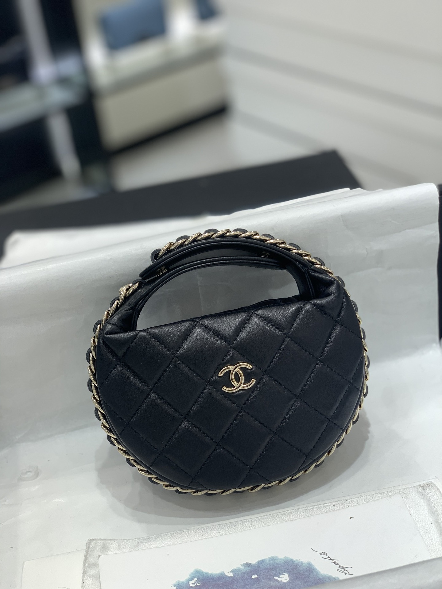 Chanel 23C手拿包呼啦圈【现货】 半月包造型 中古呼啦圈 16*16*5.5cm