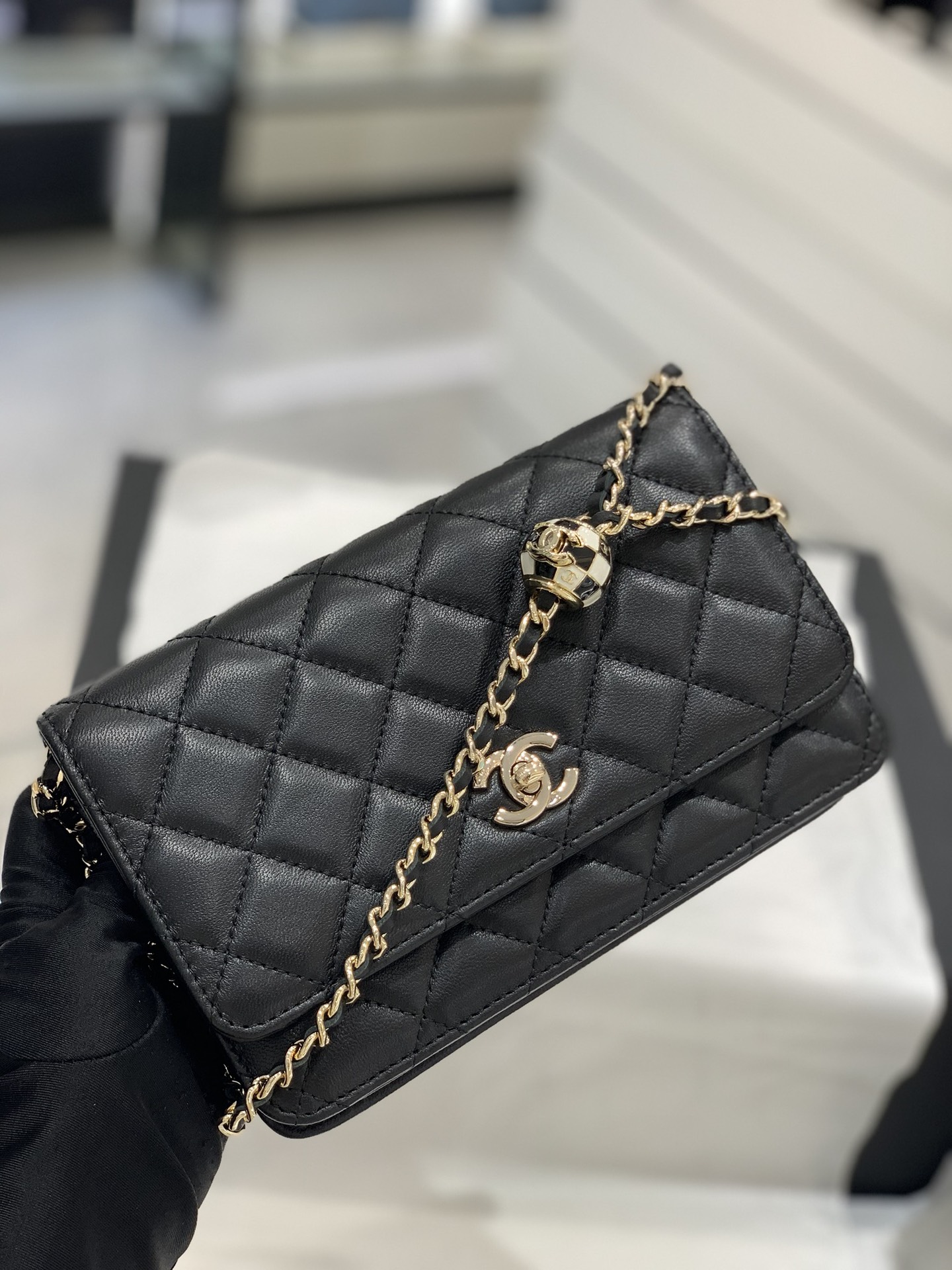 Chanel 23C世界杯足球️woc现货 小香经典配色 运动风挂饰 19cm