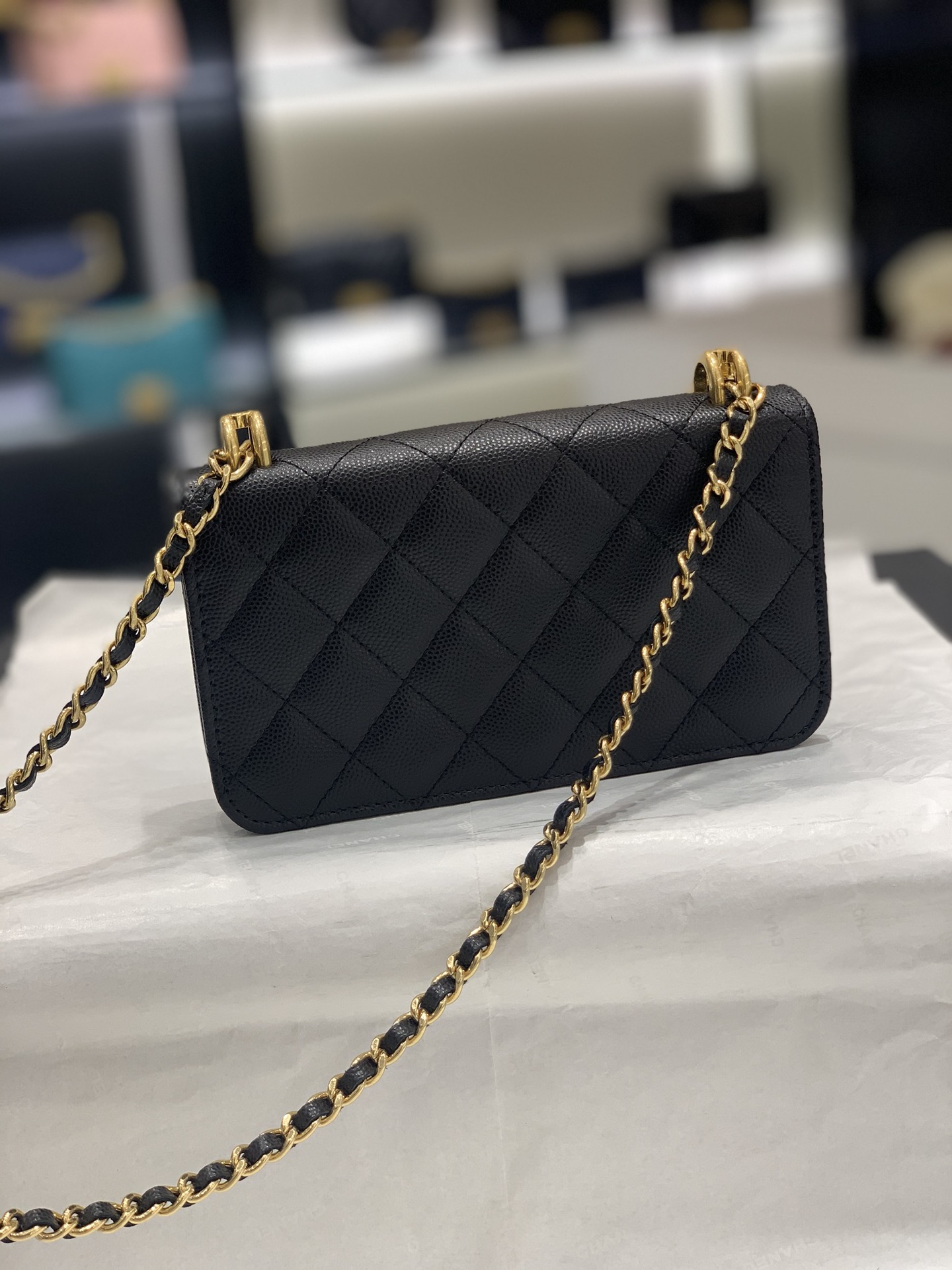 上新CHanel 22k秋冬新品 双链条手拎包系列mini-woc/法棍手机包 鱼子酱牛皮 17-10-4.5cm