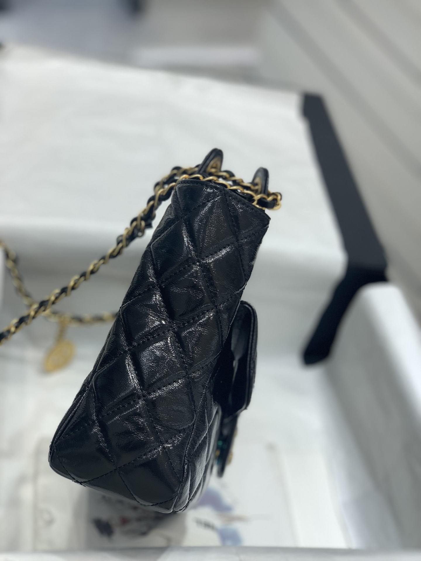 Chanel 23C Hobo嬉皮包黑色中号【现货】 漆皮风格 油蜡牛皮 小号：17*19*6cm 中号：21.5*22.5*7cm