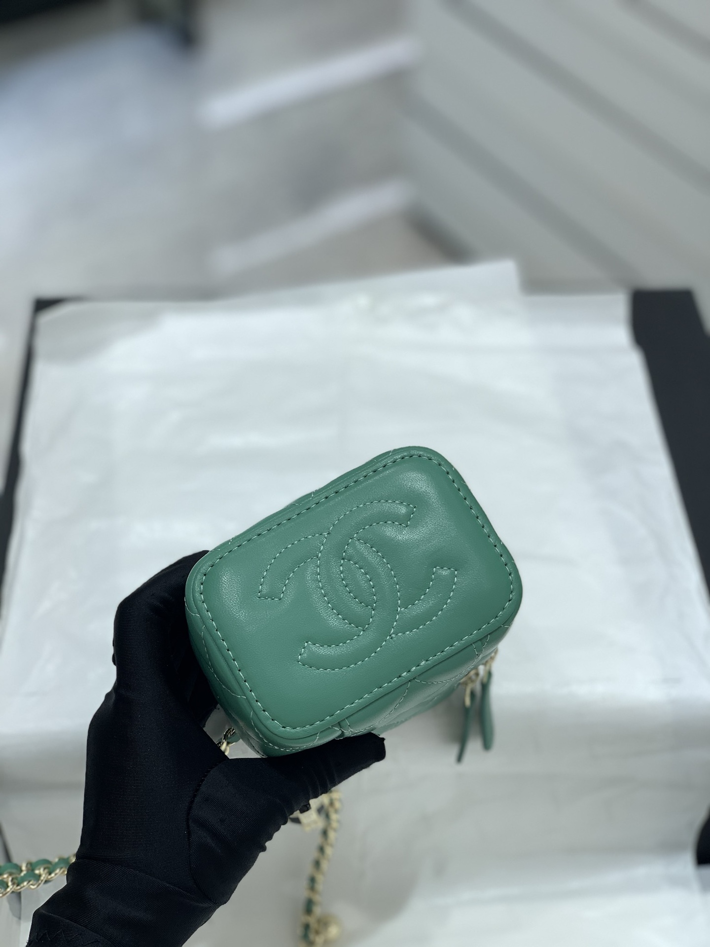 Chanel 23C世界杯足球️小盒子现货 黑白珐琅球 11cm 薄荷绿菱格口红包