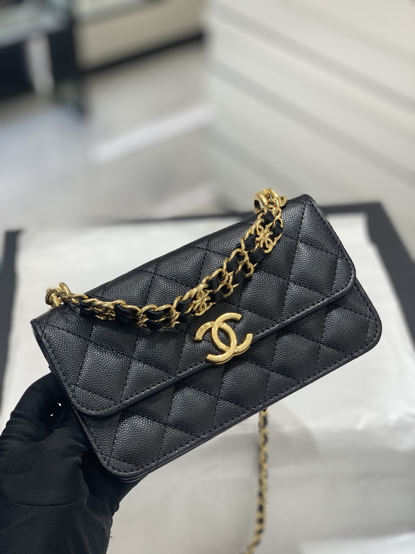 上新CHanel 22k秋冬新品 双链条手拎包系列mini-woc/法棍手机包 鱼子酱牛皮 17-10-4.5cm