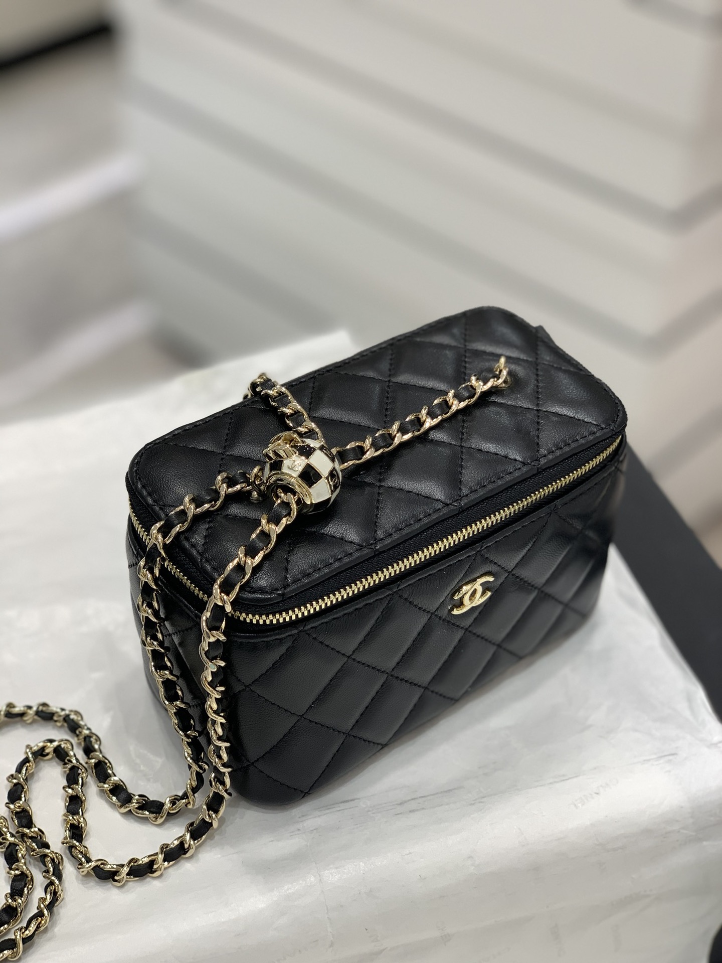 Chanel 23C世界杯足球️长盒子现货 黑白珐琅球 长盒子：16.5*10*8cm