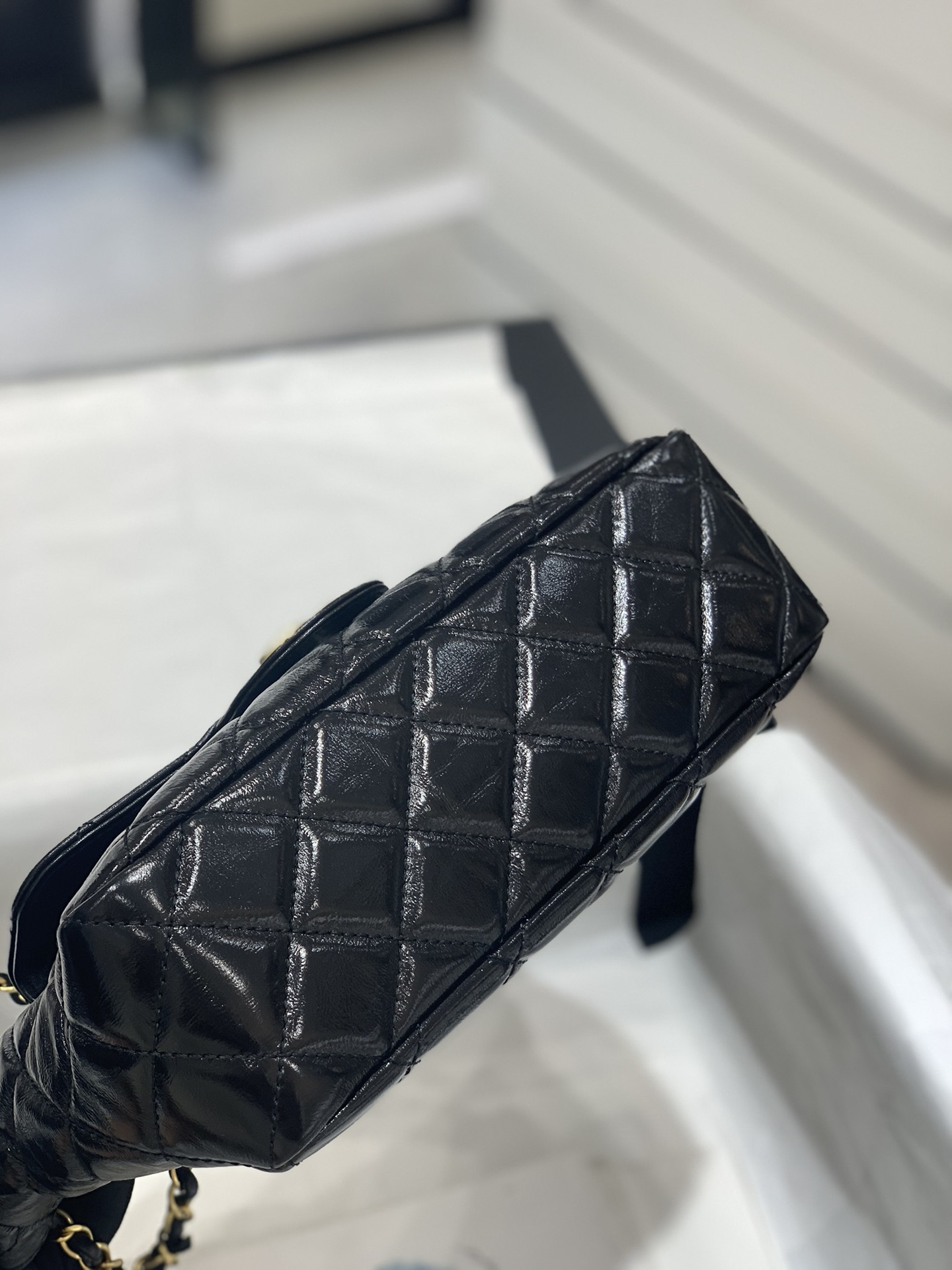 Chanel 23C Hobo嬉皮包黑色中号【现货】 漆皮风格 油蜡牛皮 小号：17*19*6cm 中号：21.5*22.5*7cm