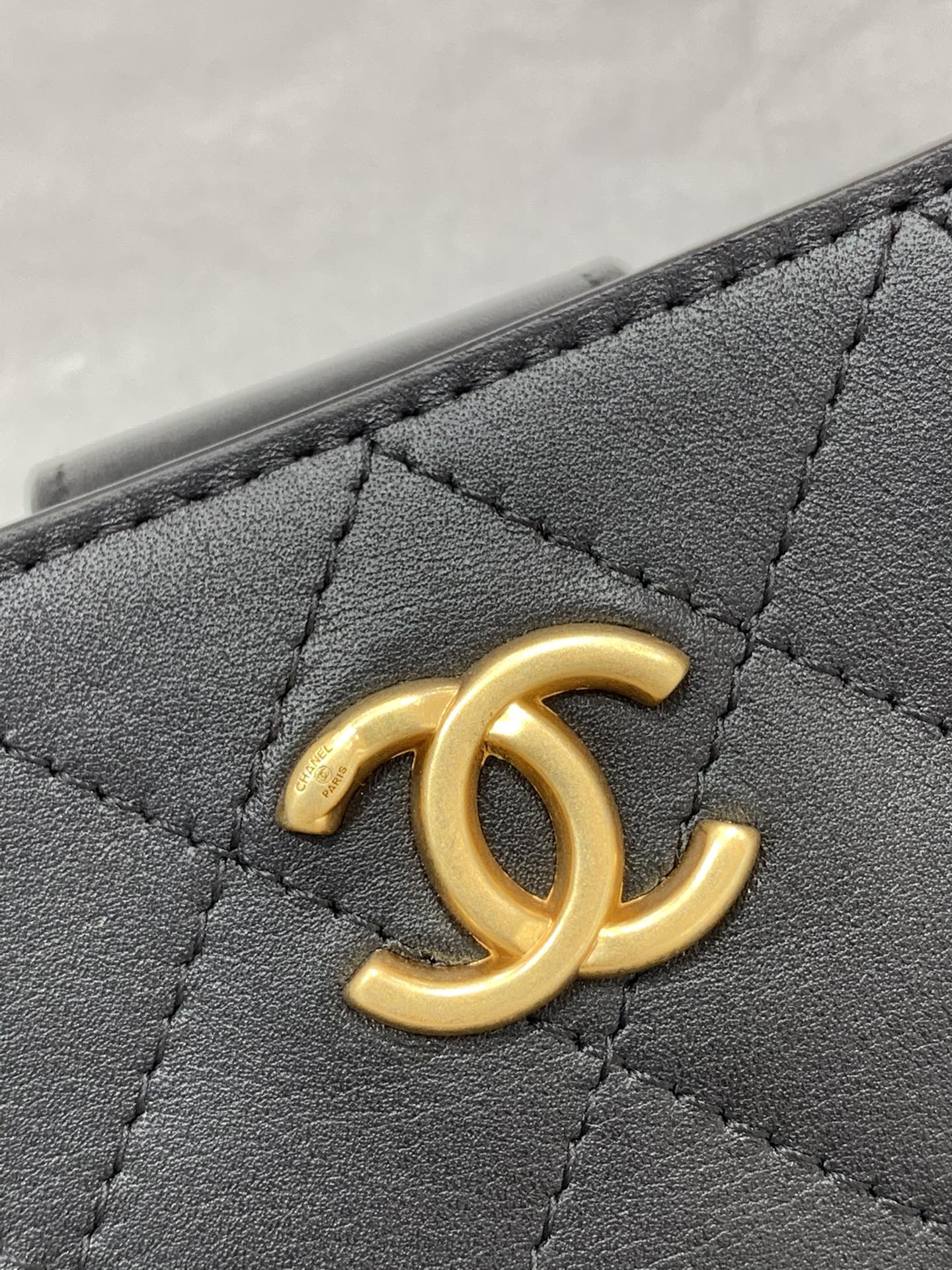 Chanel 22b Bucket bag 水桶包小牛皮 包里面两侧有拉链袋和小口袋  日常出门必备 手拎 、单肩、斜挎 21-20-13（开口尺寸26cm）