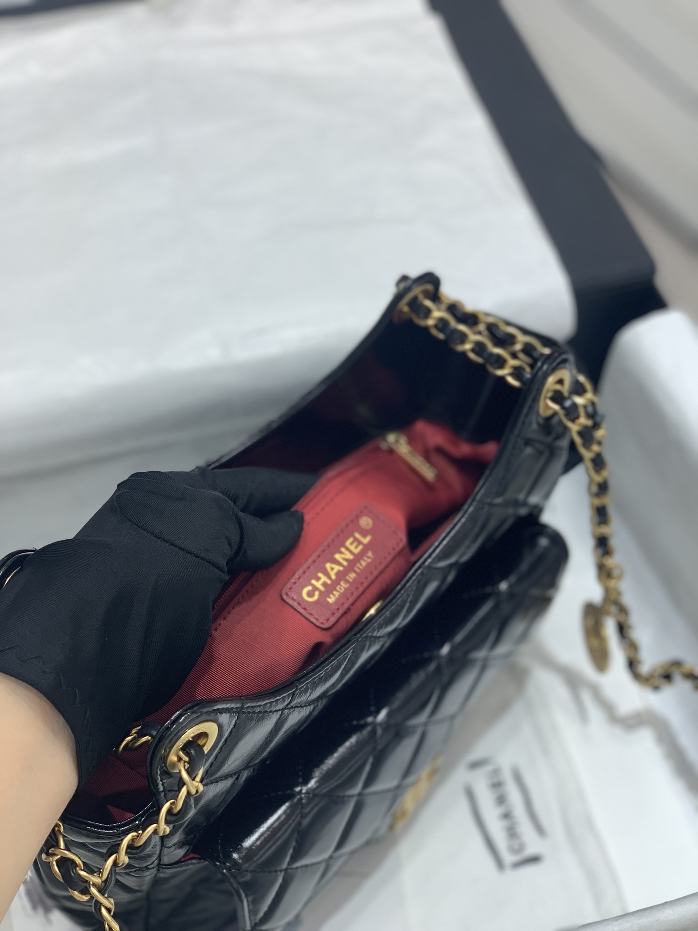 Chanel 23C Hobo嬉皮包黑色中号【现货】 漆皮风格 油蜡牛皮 小号：17*19*6cm 中号：21.5*22.5*7cm