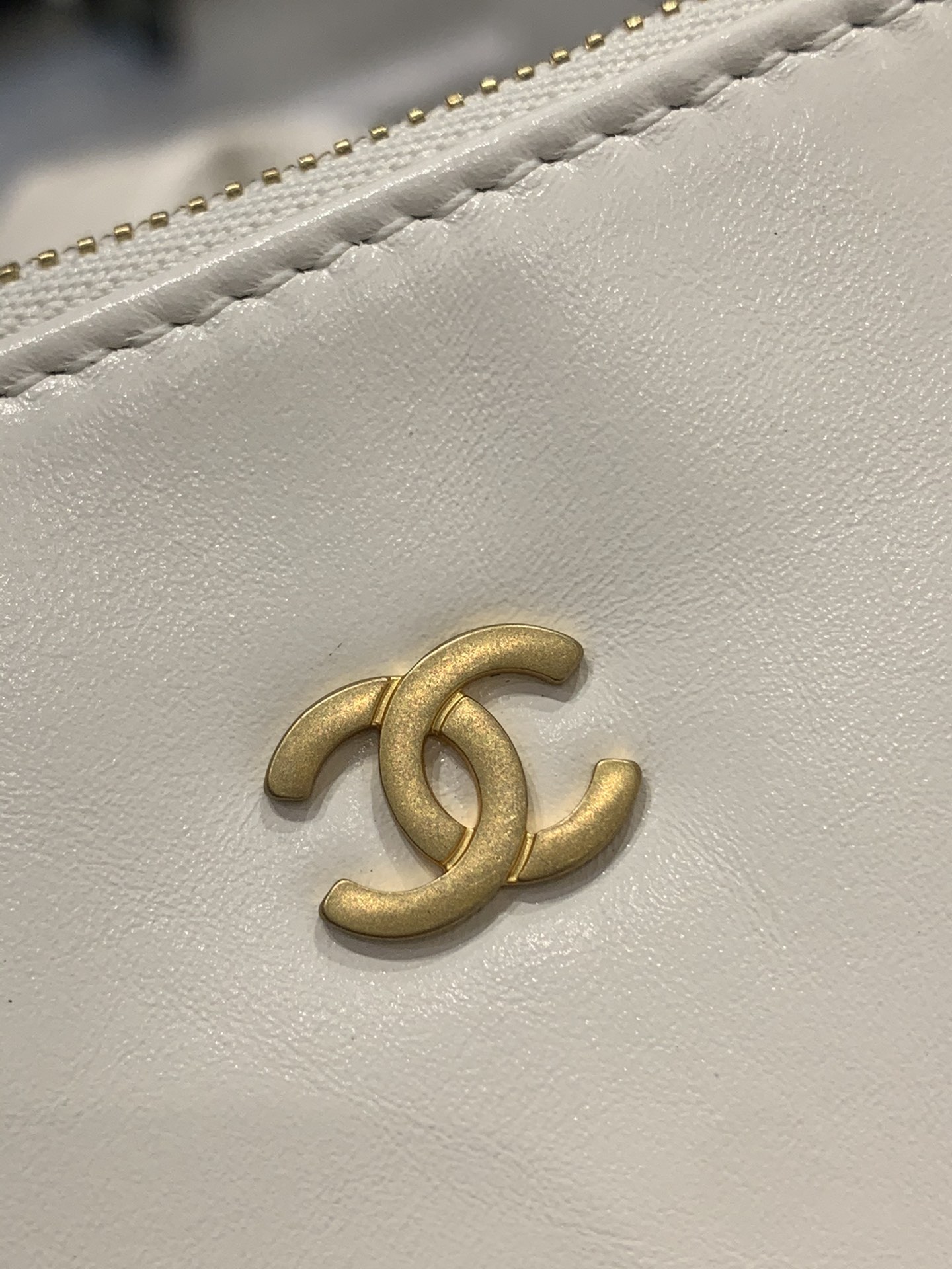 CHANEL 22S 22手袋 容量超大超实用“垃圾袋” 小号35x37x7cm 中号39×42×8cm