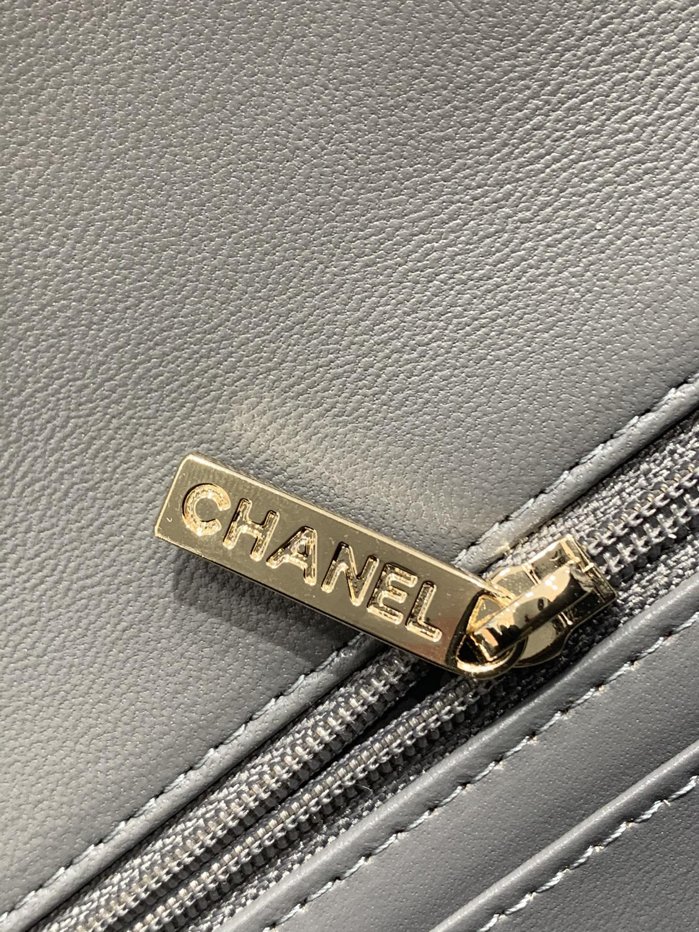 Chanel香奈儿官网同步 芯片版 mini handle 可以放手机 日常超百搭 20×7×14cm