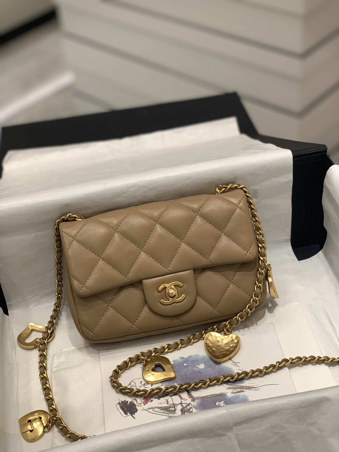 Chanel 上新啦 唯一的限量版 爱心链条mini cf cf经典版型加上爱心吊坠 18cm