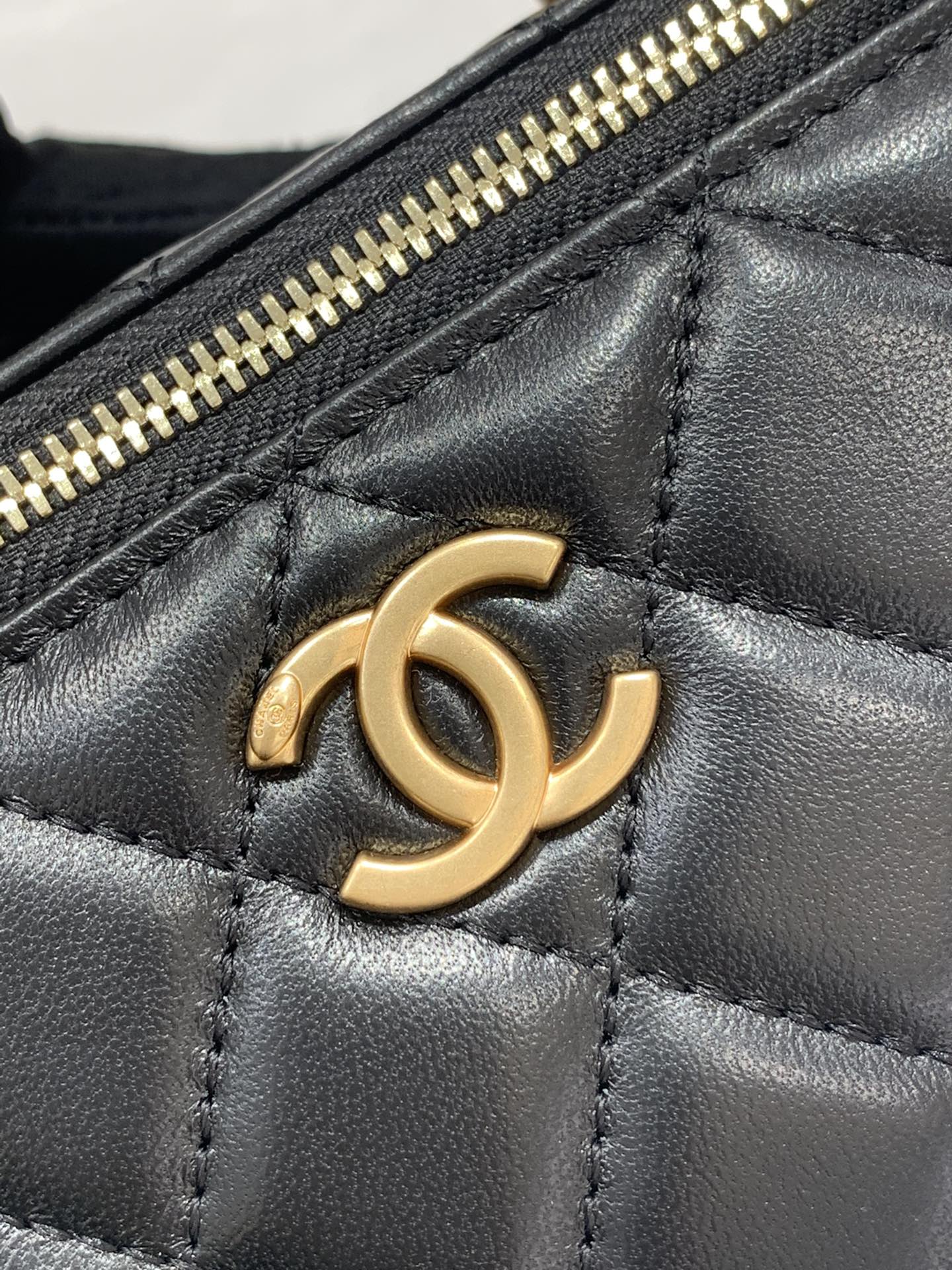 Chanel 22k最火 编织手柄盒子包 皮穿链工艺 vantage感十足 复古五金 17cm