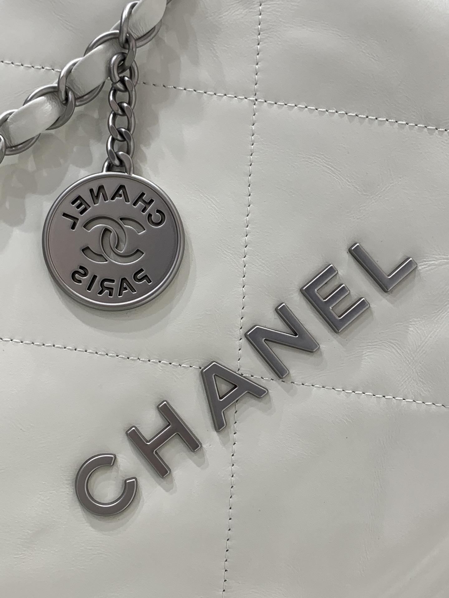 CHANEL 22S 22手袋 容量超大超实用“垃圾袋” 小号35x37x7cm 中号39×42×8cm