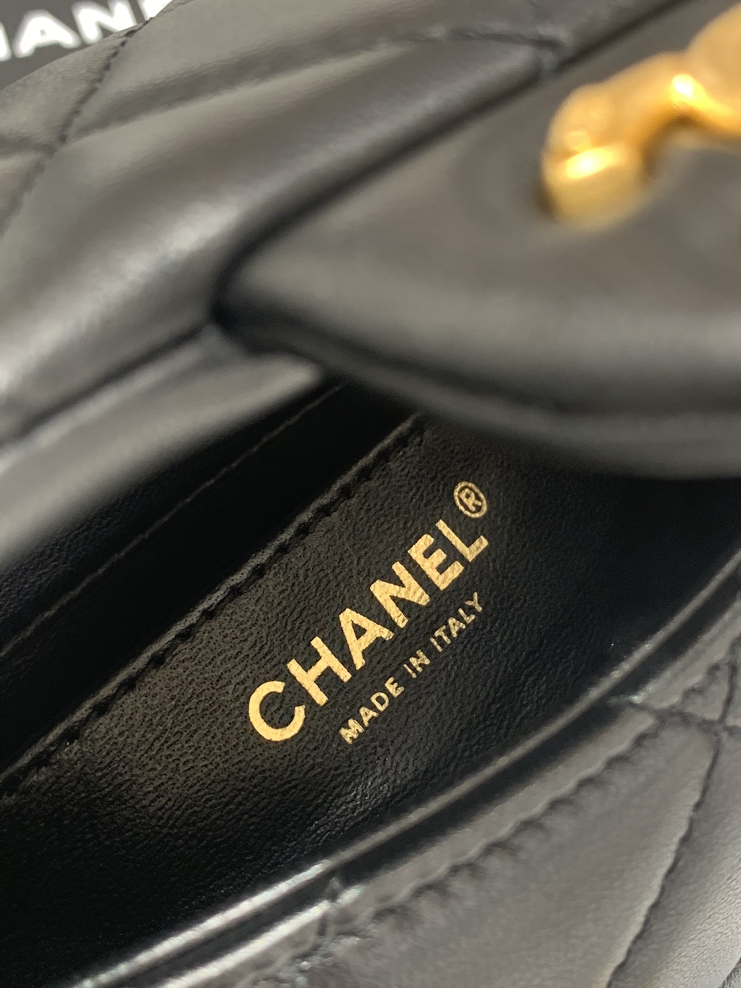 Chanel 上新啦 唯一的限量版 爱心链条mini cf cf经典版型加上爱心吊坠 18cm