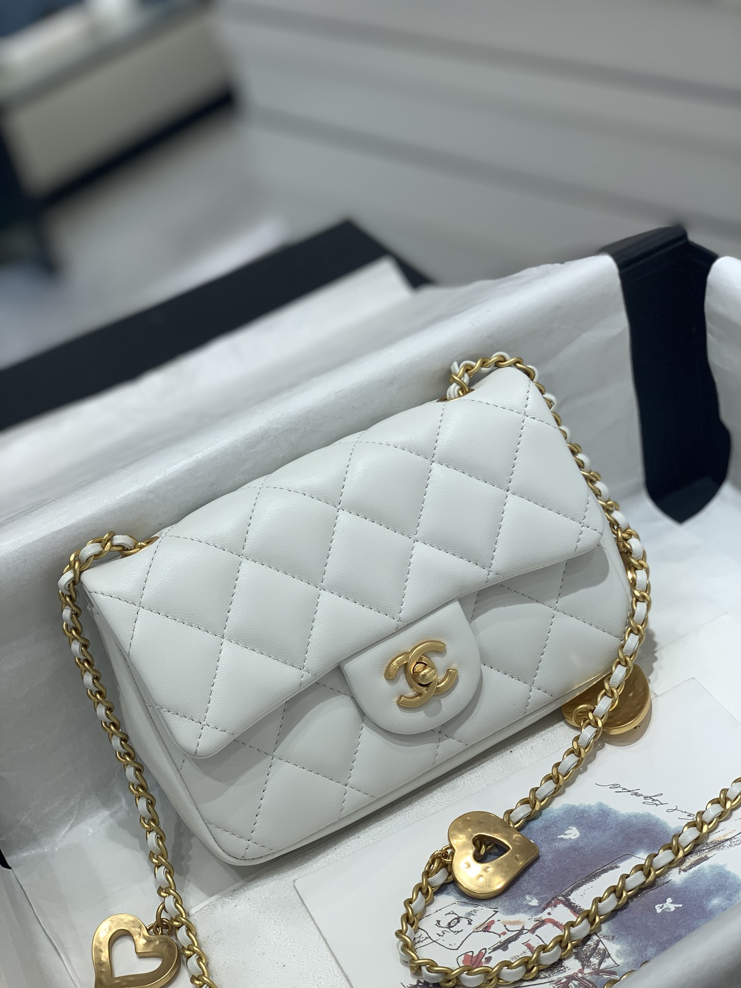 Chanel 上新啦 唯一的限量版 爱心链条mini cf cf经典版型加上爱心吊坠 18cm