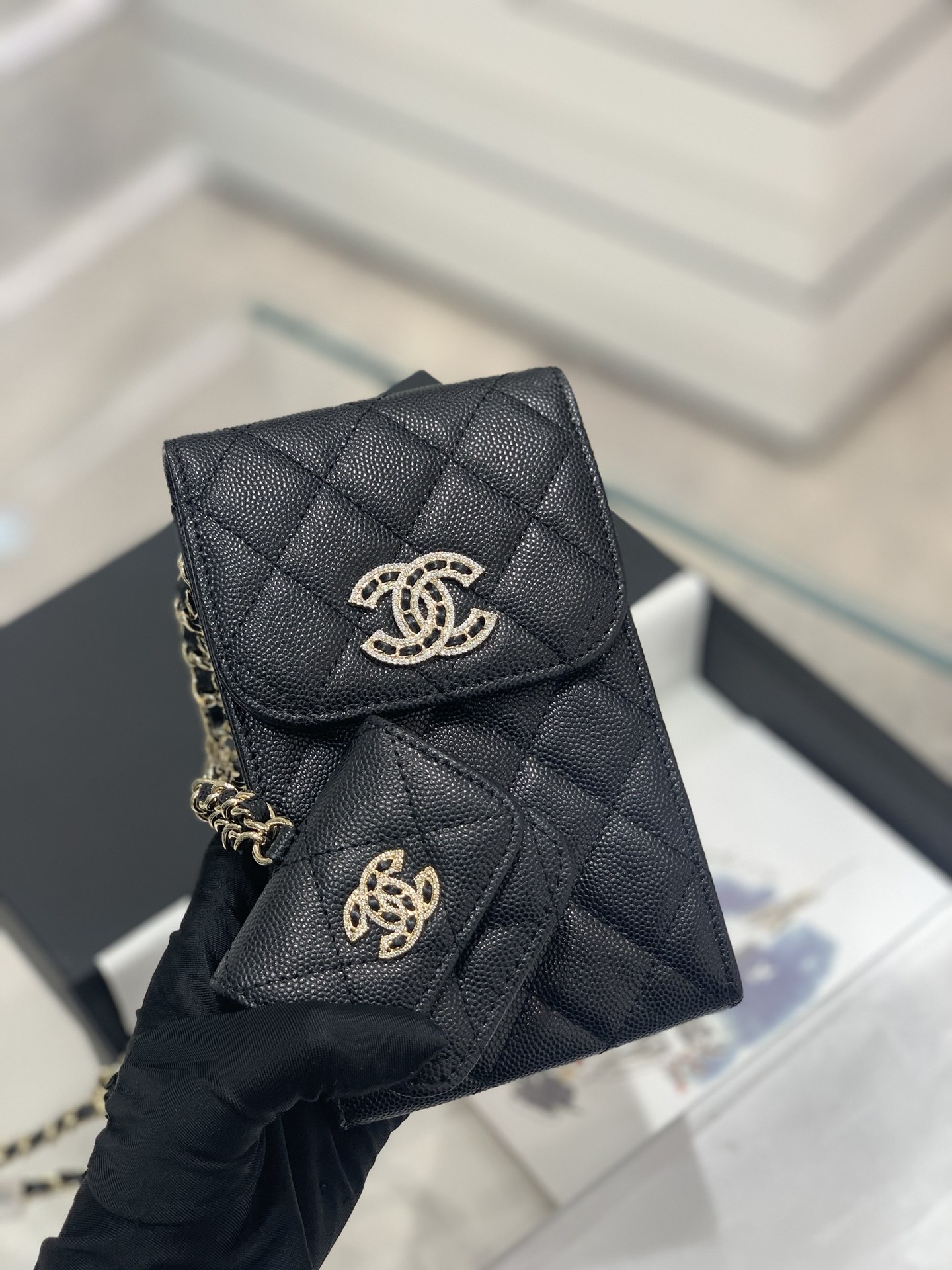 CHANEL 2022s手机包+耳机包二合一 鱼子酱牛皮搭配满钻双c扣 闪亮亮blingbling