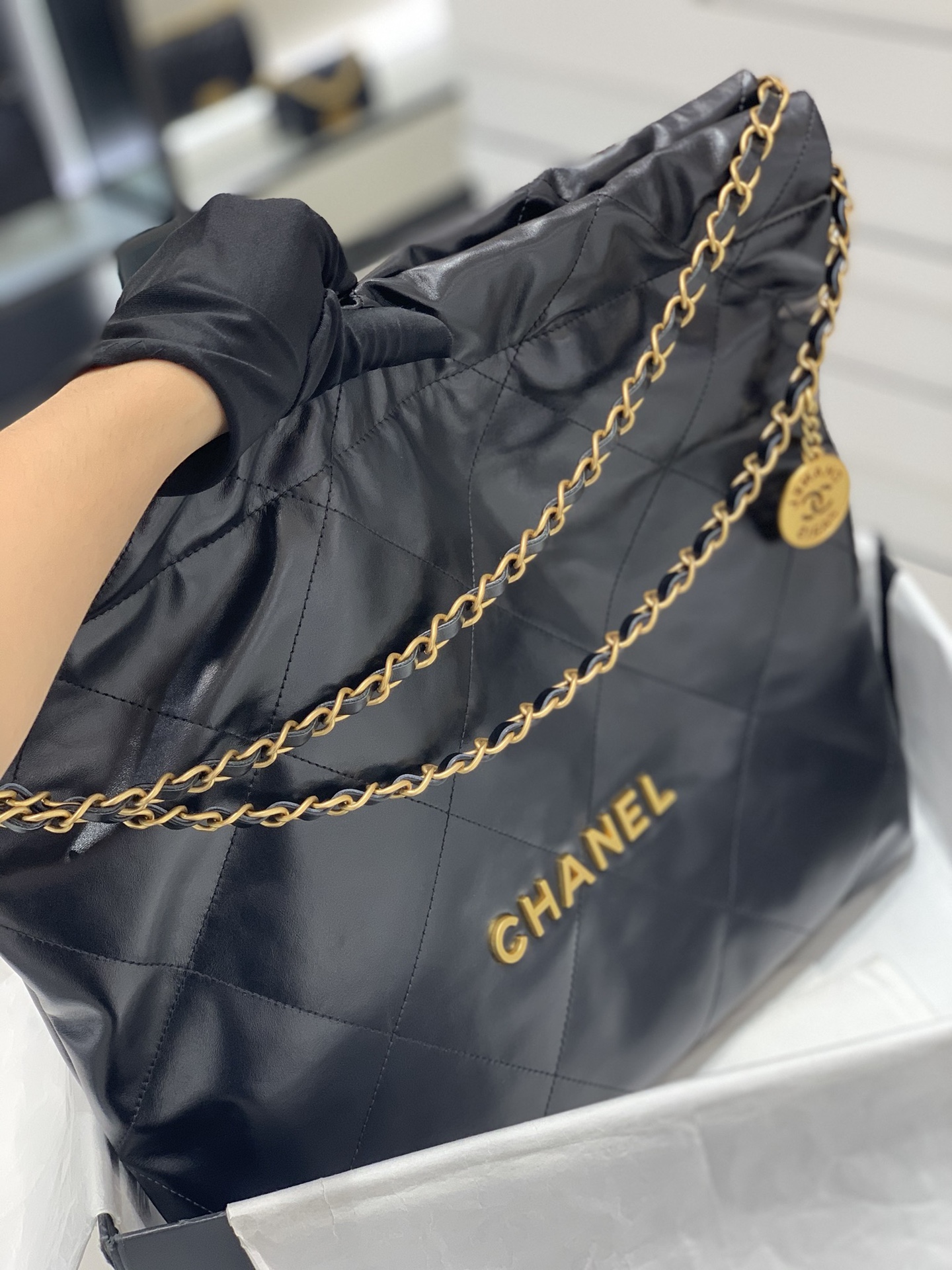 CHANEL 22S 22手袋 容量超大超实用“垃圾袋” 小号35x37x7cm 中号39×42×8cm