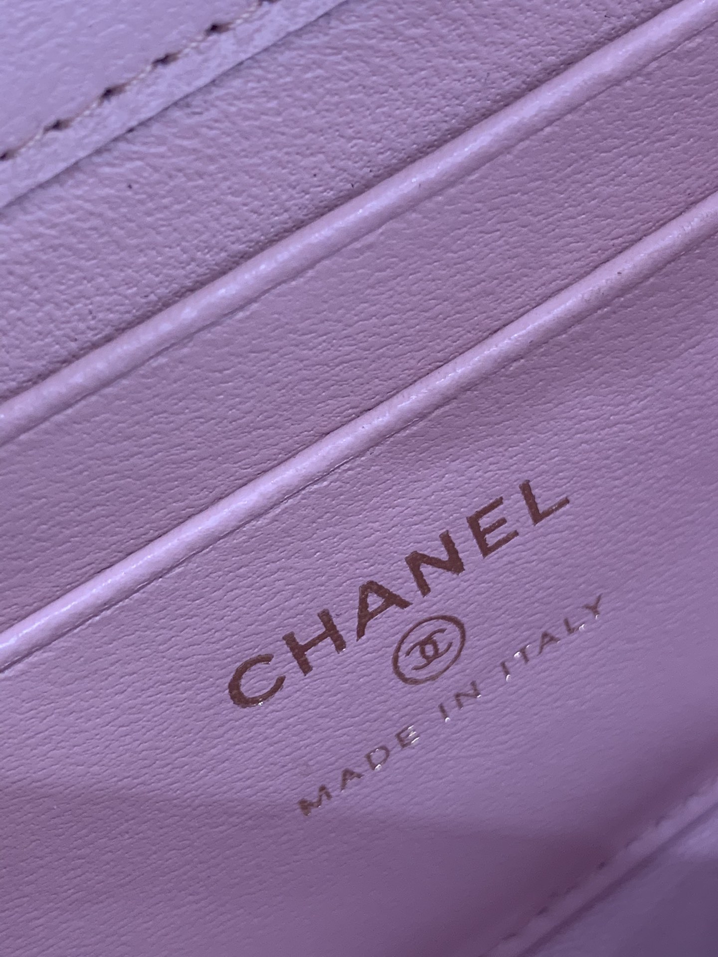 CHANEL 22B珐琅扣手柄包 Kelly 大号 复古金镂空设计 10-18-4.5cm