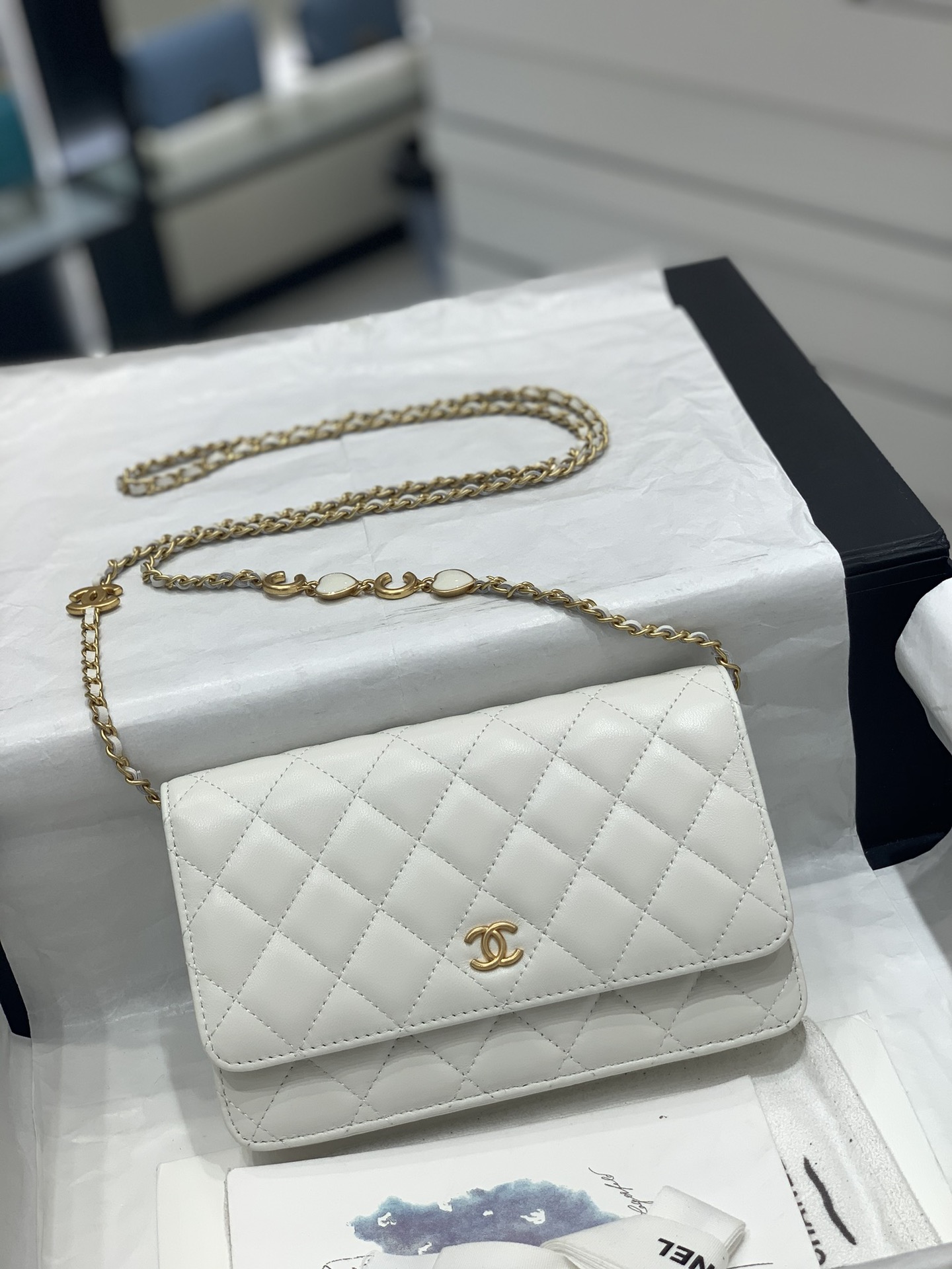 Chanel 22k秋冬系列️爱心珐琅链条woc发财包 小羊皮 复古五金 肩带总长125cm 19-2.5-12cm