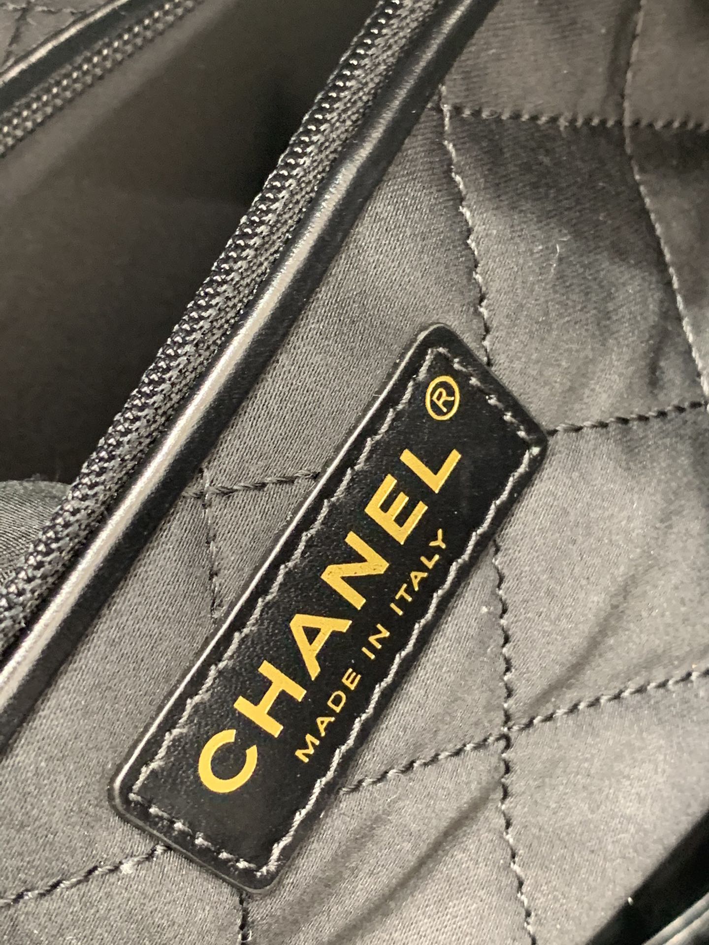 CHANEL 22S 22手袋 容量超大超实用“垃圾袋” 小号35x37x7cm 中号39×42×8cm