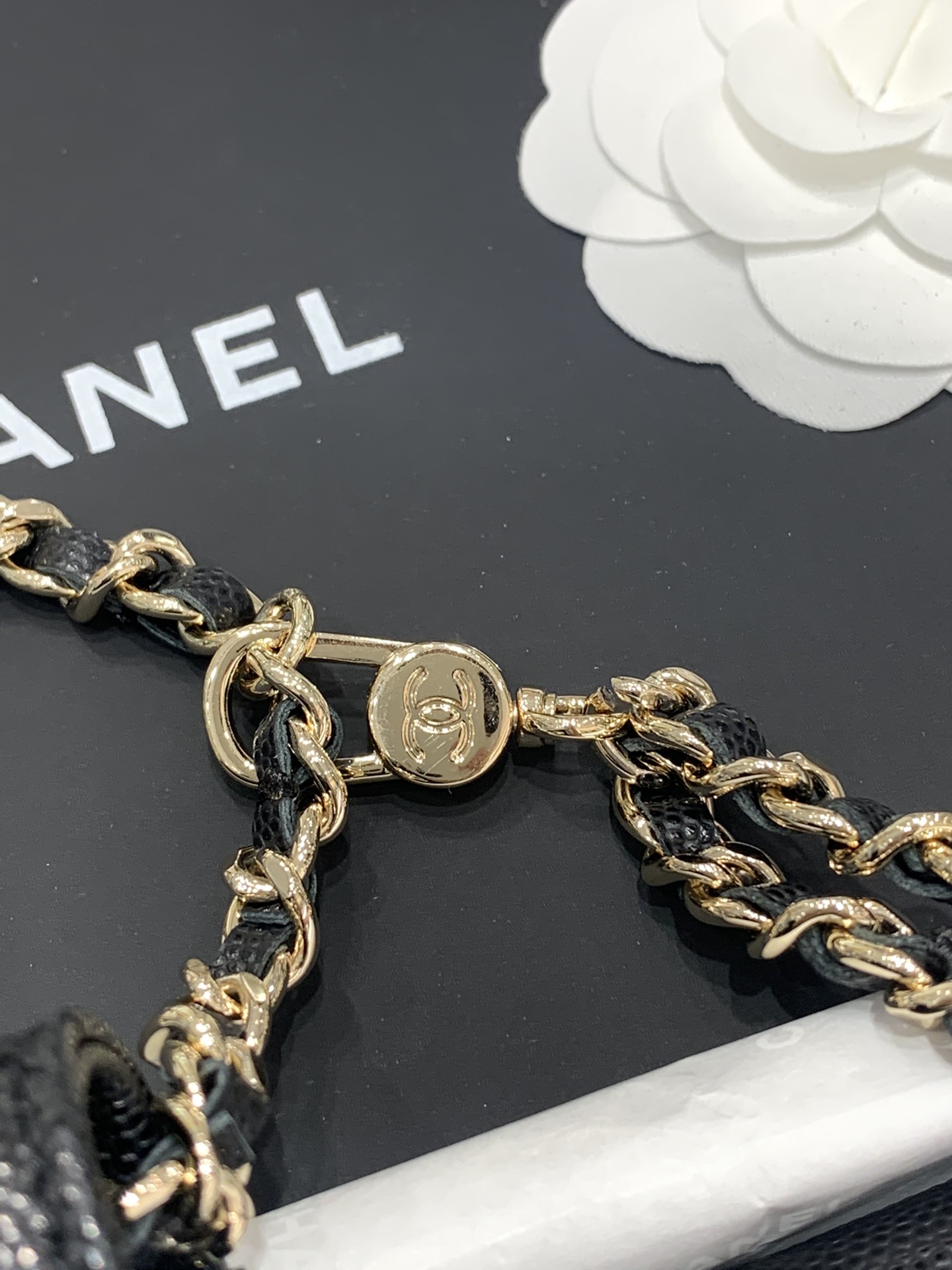 CHANEL 2022s手机包+耳机包二合一 鱼子酱牛皮搭配满钻双c扣 闪亮亮blingbling