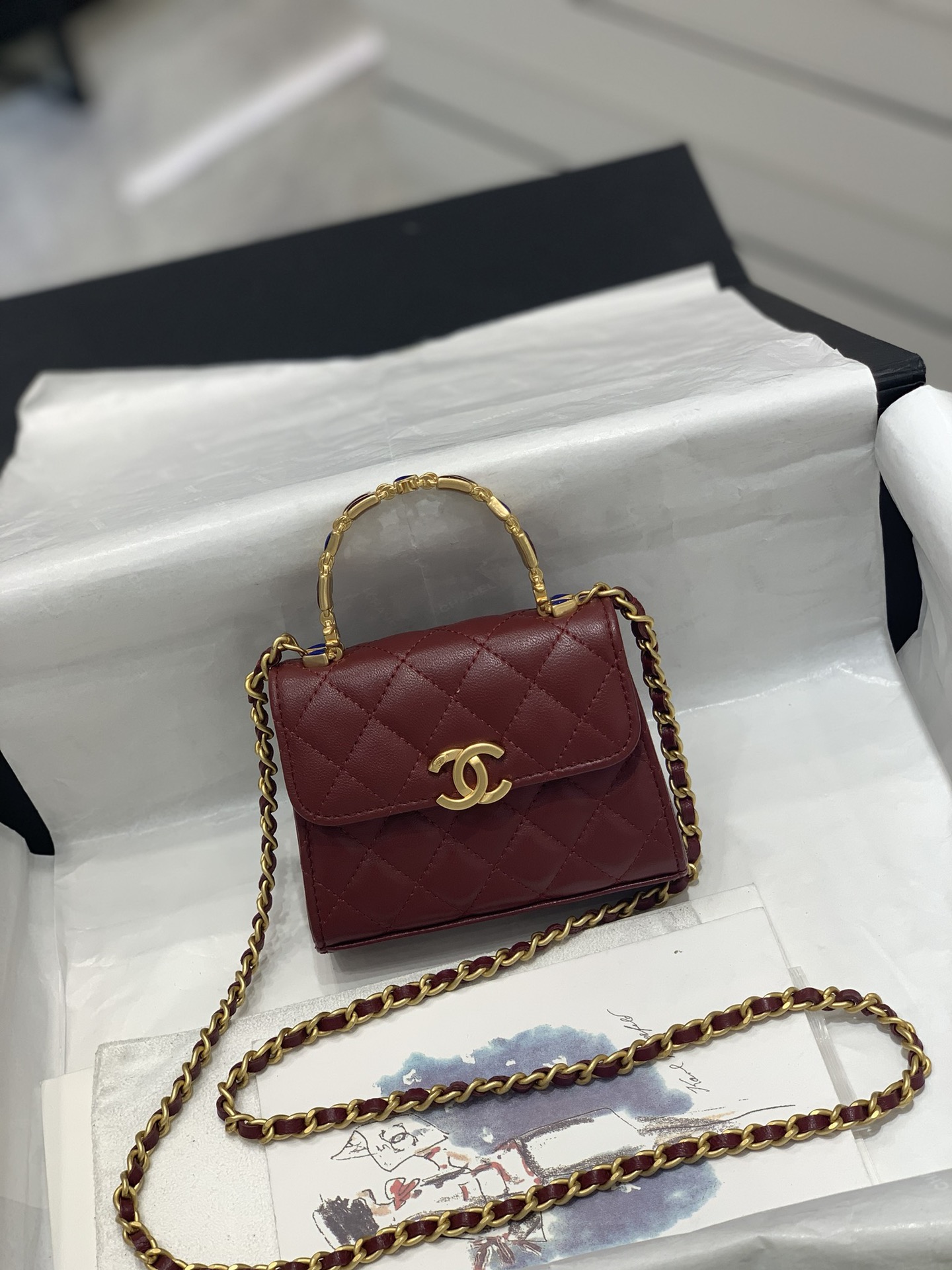 CHANEL 22S字母珐琅扣手柄mini小方包 红色鱼子酱牛皮金扣 13cm