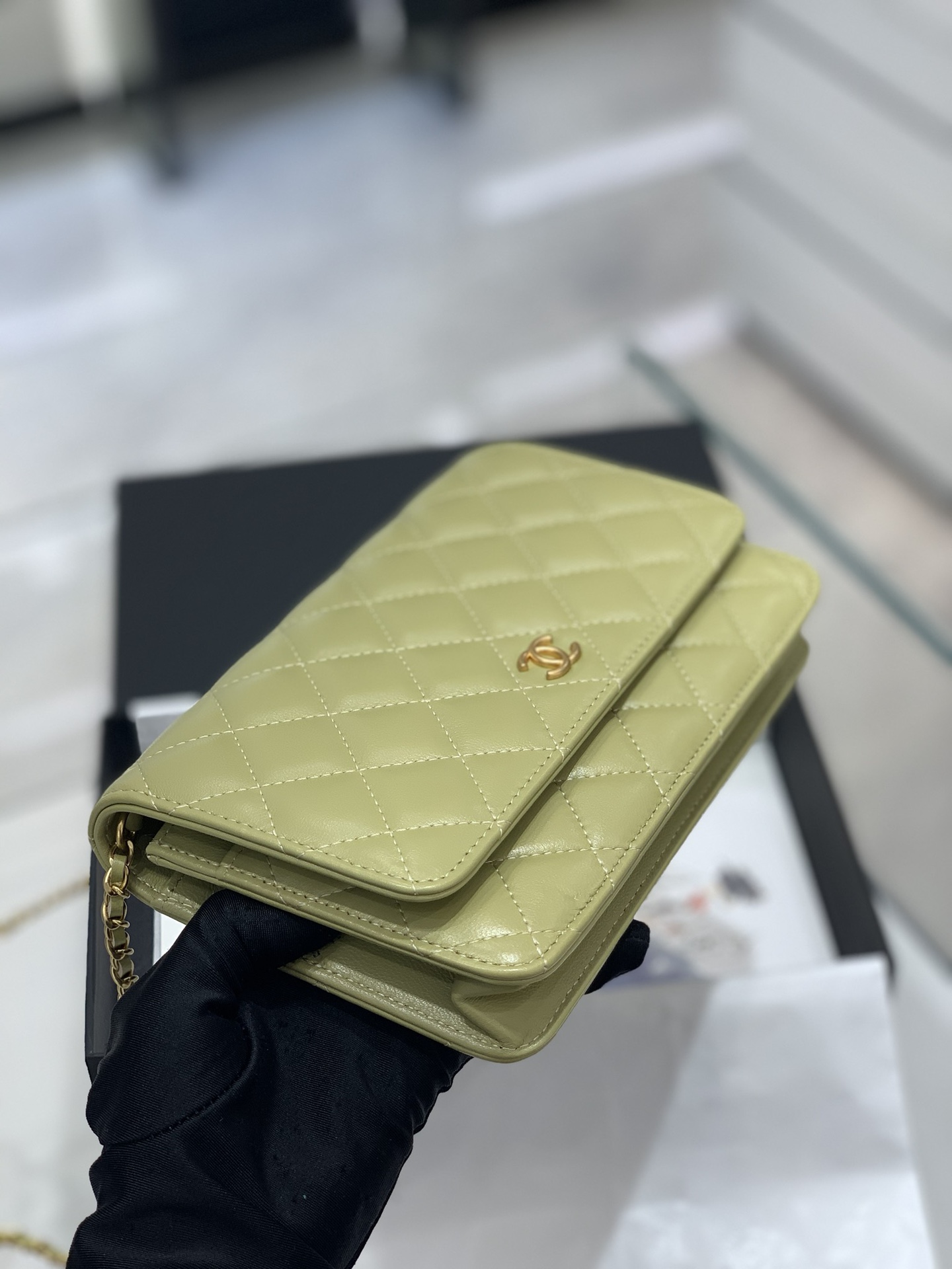 Chanel 22k秋冬系列️爱心珐琅链条woc发财包 小羊皮 复古五金 肩带总长125cm 19-2.5-12cm