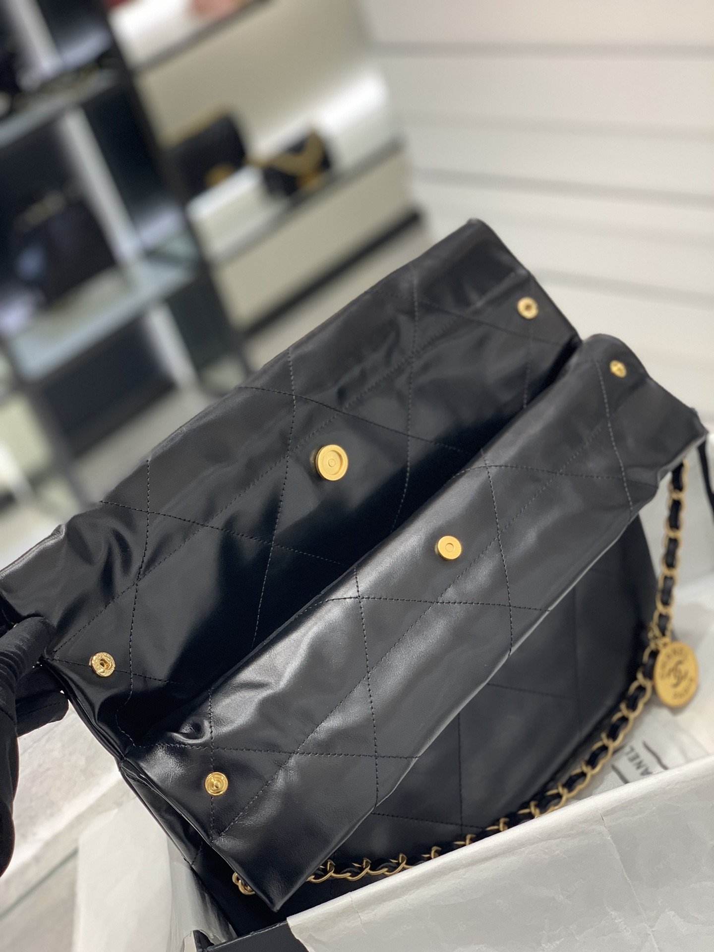 CHANEL 22S 22手袋 容量超大超实用“垃圾袋” 小号35x37x7cm 中号39×42×8cm