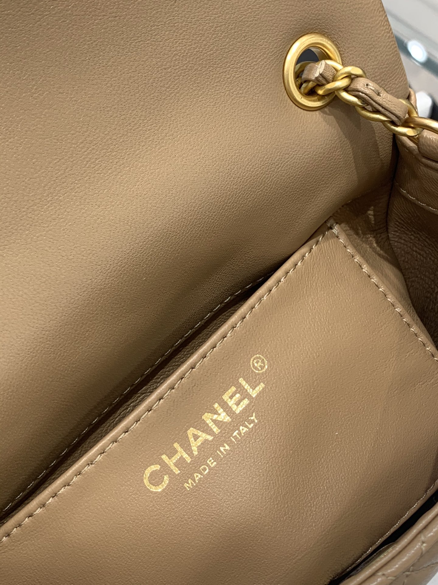 Chanel 上新啦 唯一的限量版 爱心链条mini cf cf经典版型加上爱心吊坠 18cm