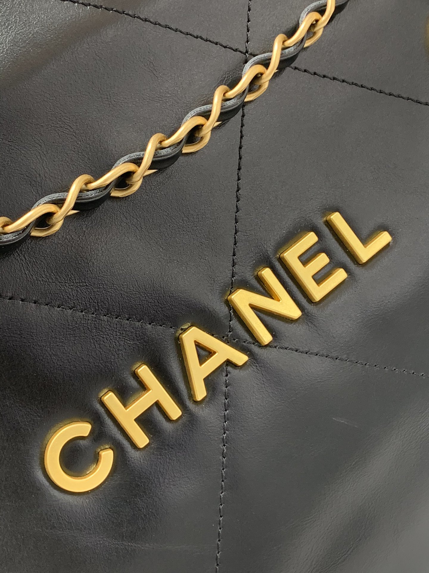 CHANEL 22S 22手袋 容量超大超实用“垃圾袋” 小号35x37x7cm 中号39×42×8cm