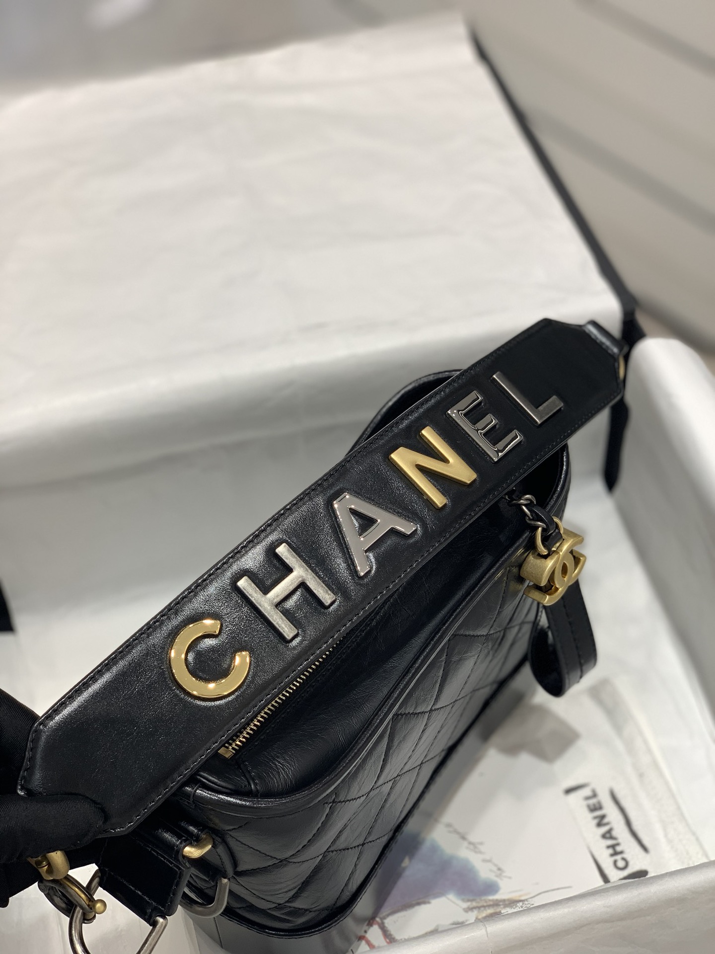 Chanel升级版带芯片 2020春夏新Gabrielle手柄流浪包 宽handle 拼色字母五金 小号20cm