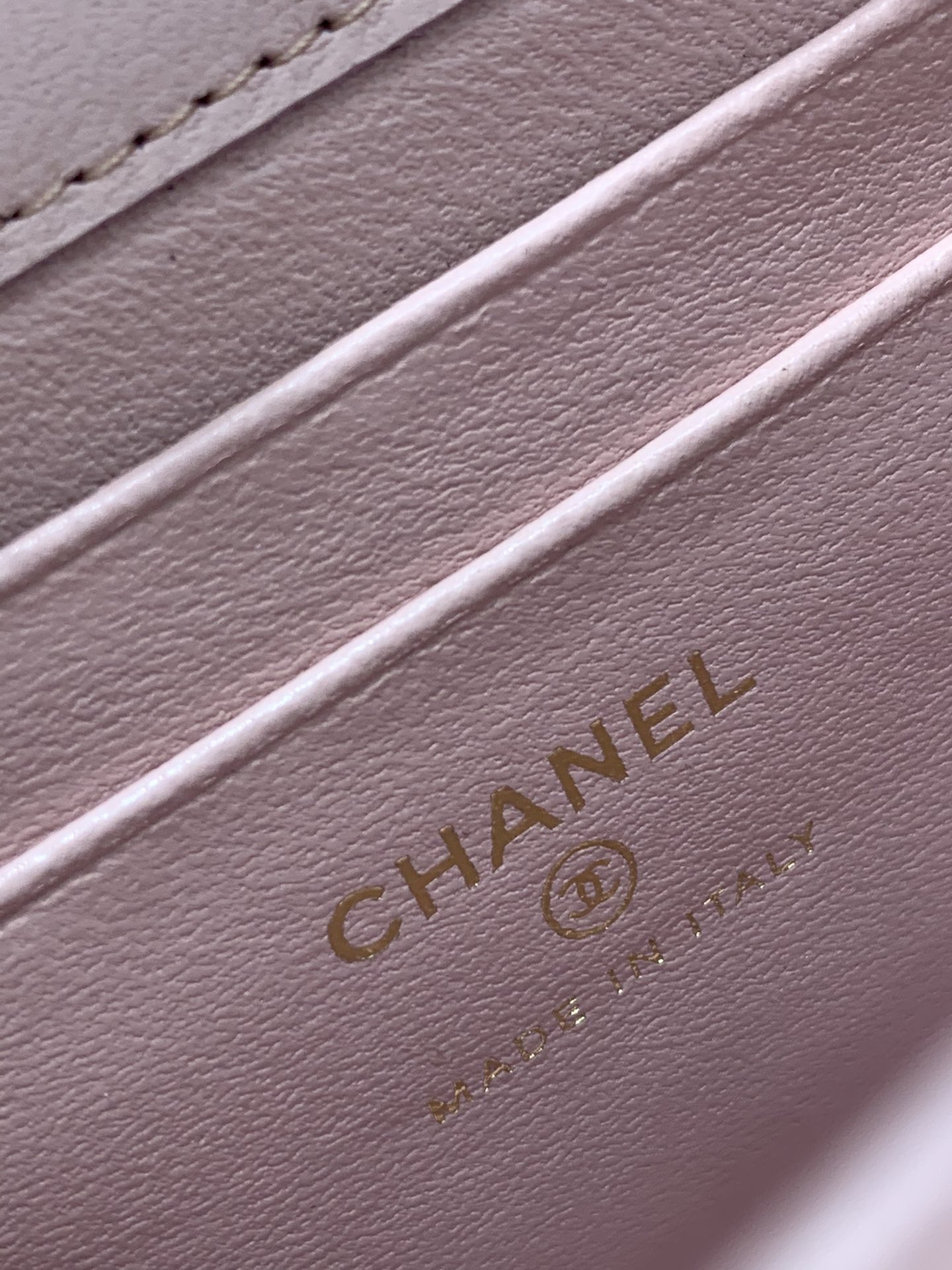 CHANEL 22B珐琅扣手柄包 Kelly 大号 复古金镂空设计 10-18-4.5cm