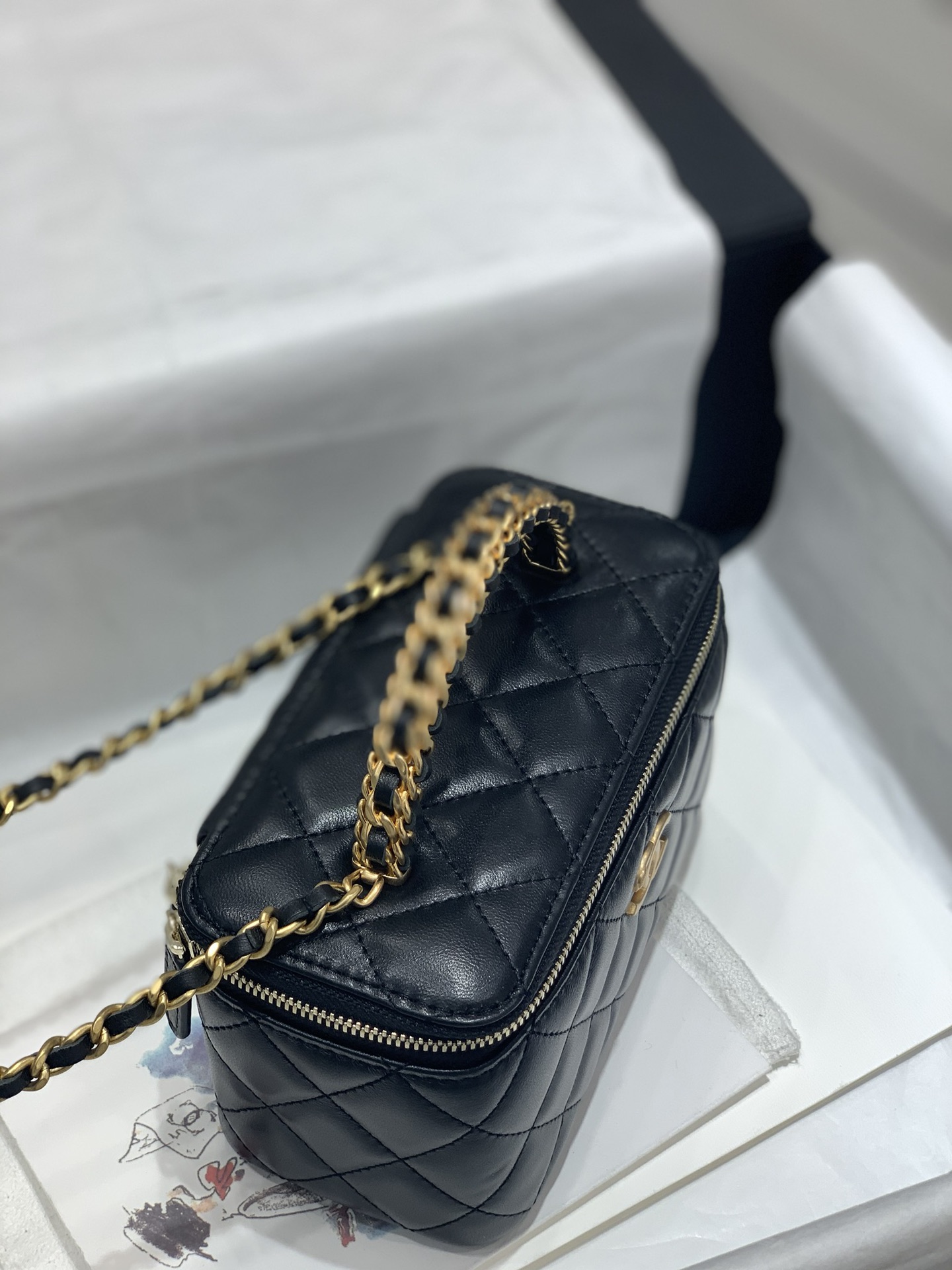 Chanel 22k最火 编织手柄盒子包 皮穿链工艺 vantage感十足 复古五金 17cm