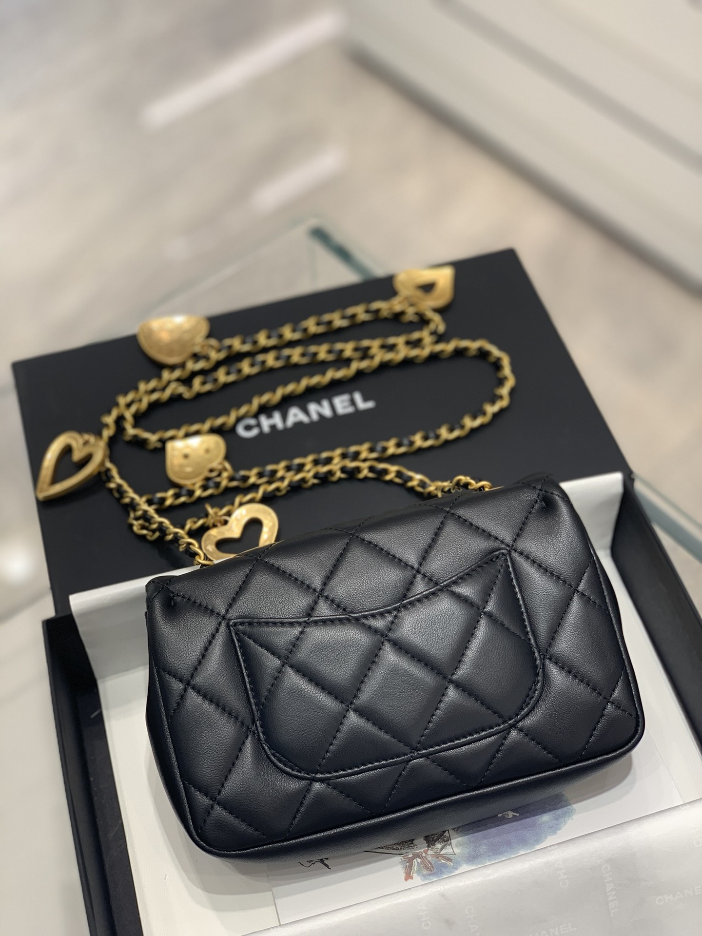 Chanel 上新啦 唯一的限量版 爱心链条mini cf cf经典版型加上爱心吊坠 18cm