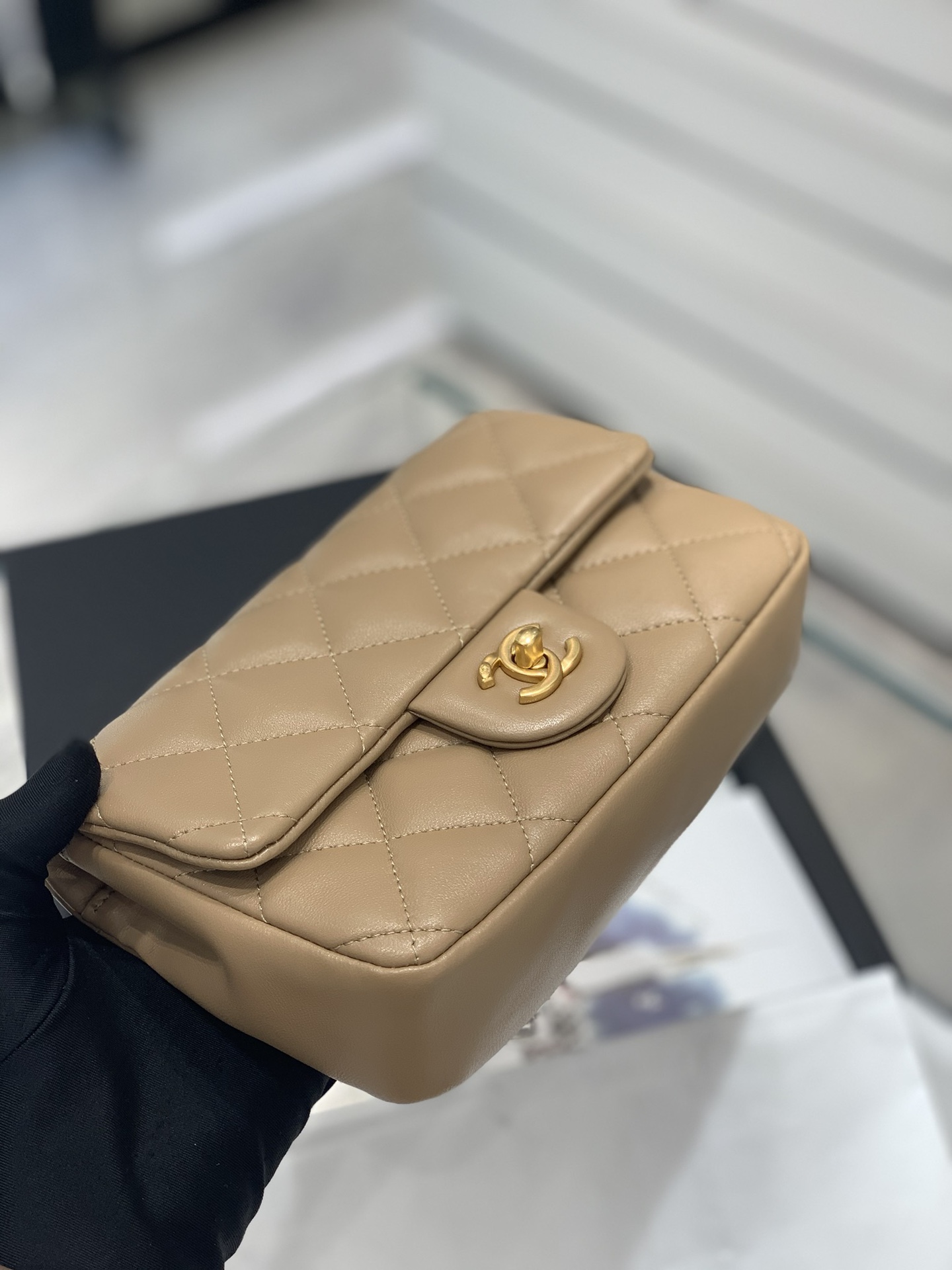 Chanel 上新啦 唯一的限量版 爱心链条mini cf cf经典版型加上爱心吊坠 18cm