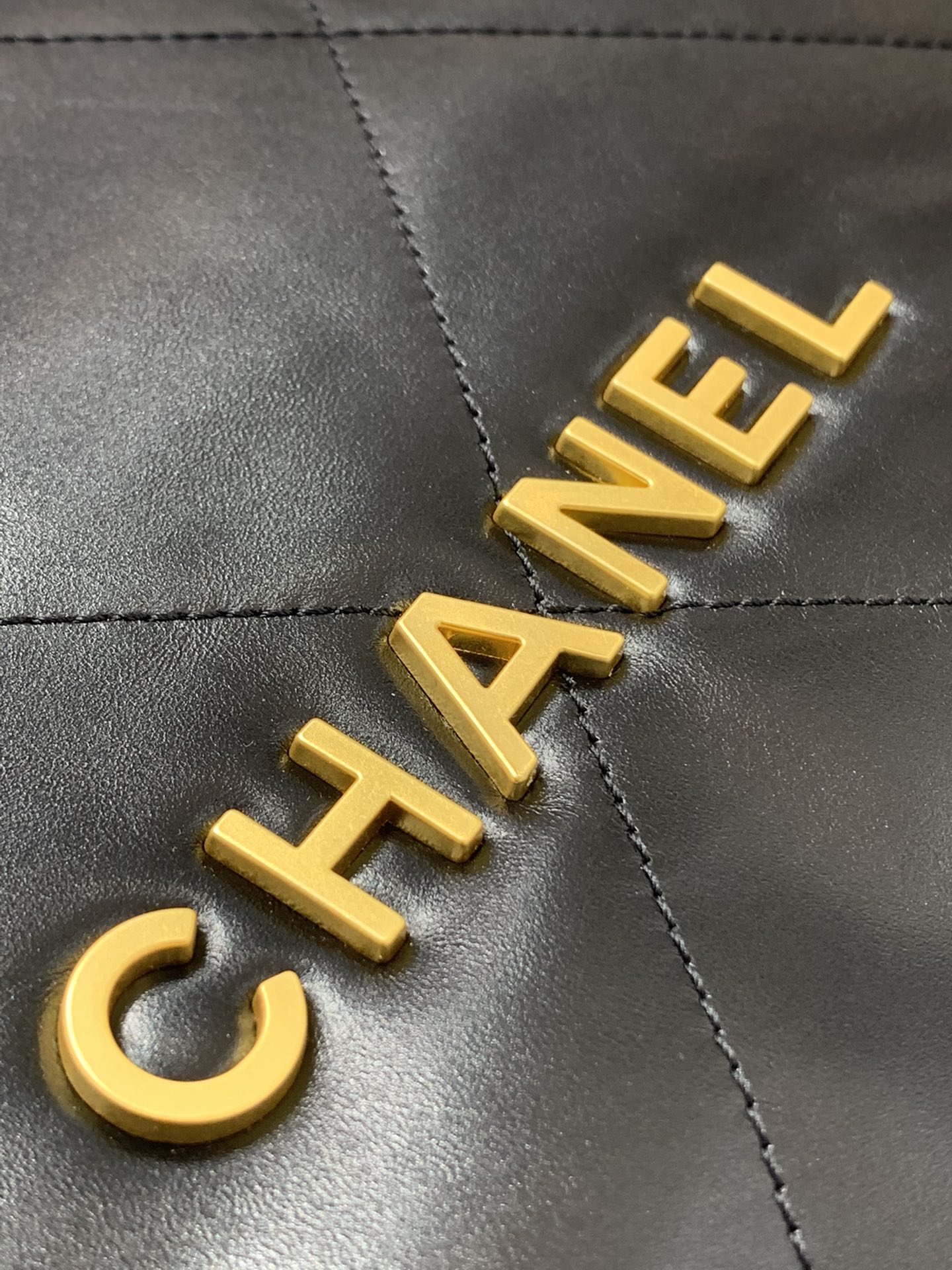 CHANEL 22S 22手袋 容量超大超实用“垃圾袋” 小号35x37x7cm 中号39×42×8cm