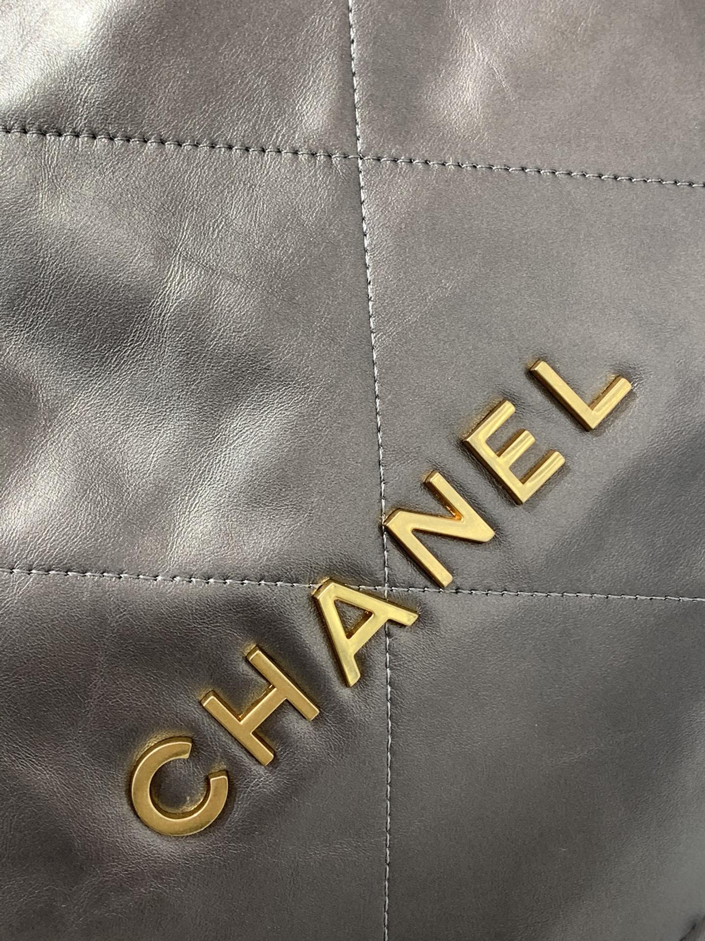 CHANEL 22S 22手袋 容量超大超实用“垃圾袋” 小号35x37x7cm 中号39×42×8cm