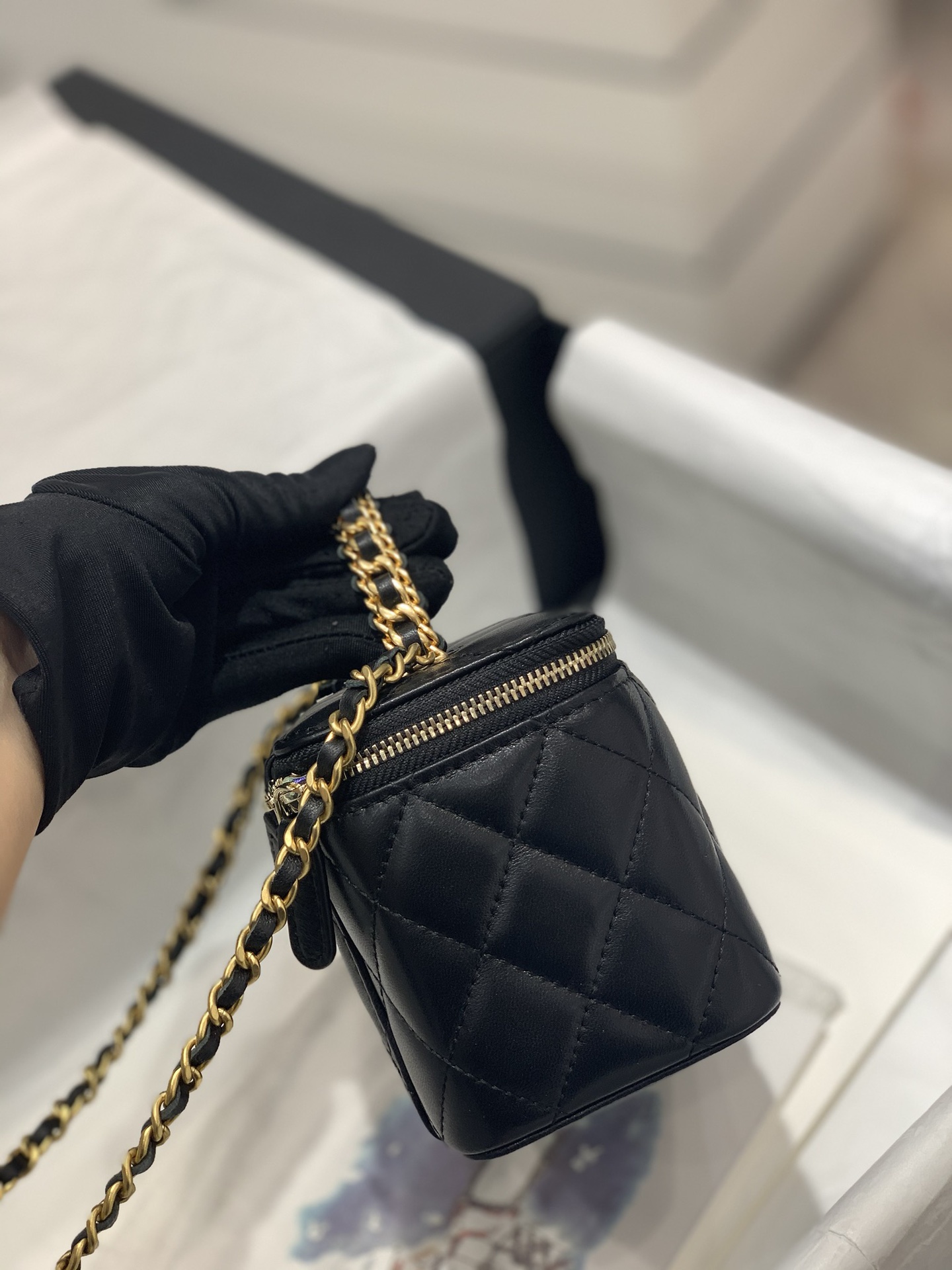 Chanel 22k最火 编织手柄盒子包 皮穿链工艺 vantage感十足 复古五金 17cm