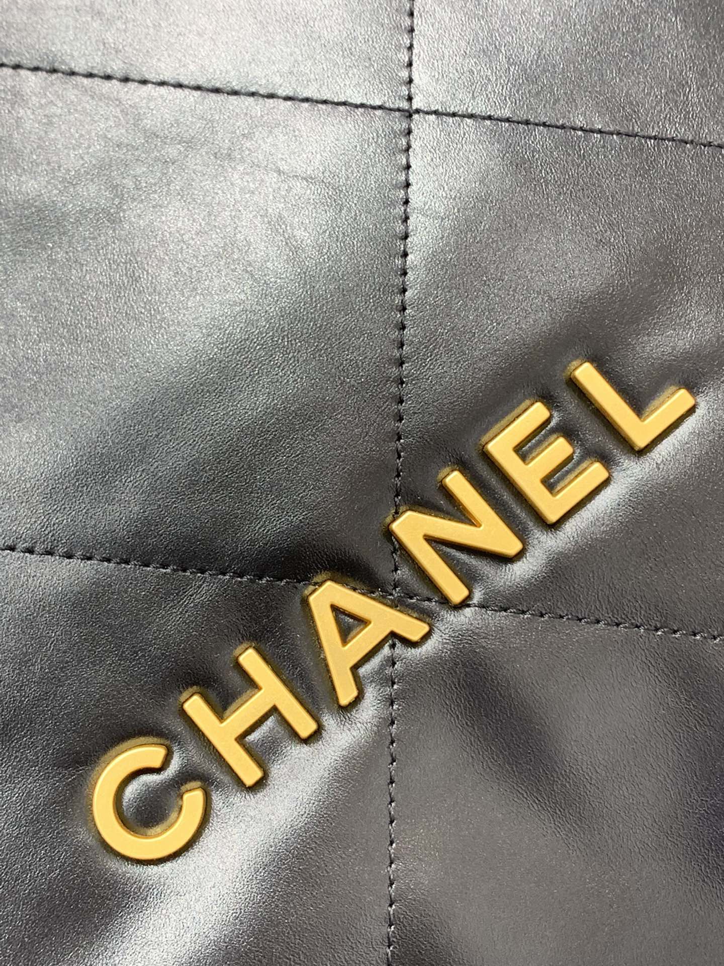 CHANEL 22S 22手袋 容量超大超实用“垃圾袋” 小号35x37x7cm 中号39×42×8cm