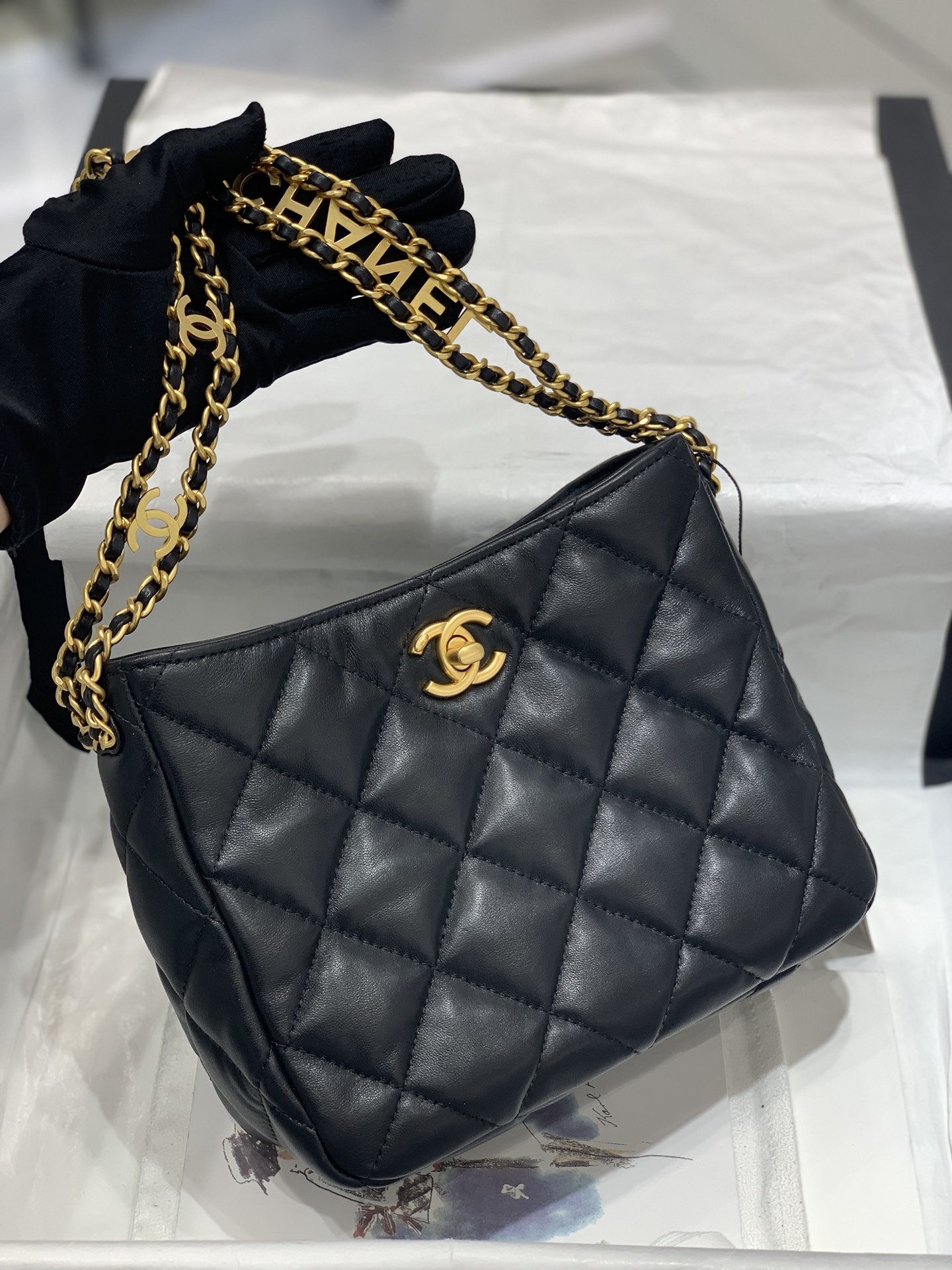 CHANEL 22S HOBO绝美腋下包 黑色羊皮 18×9×16cm 小香官网同步