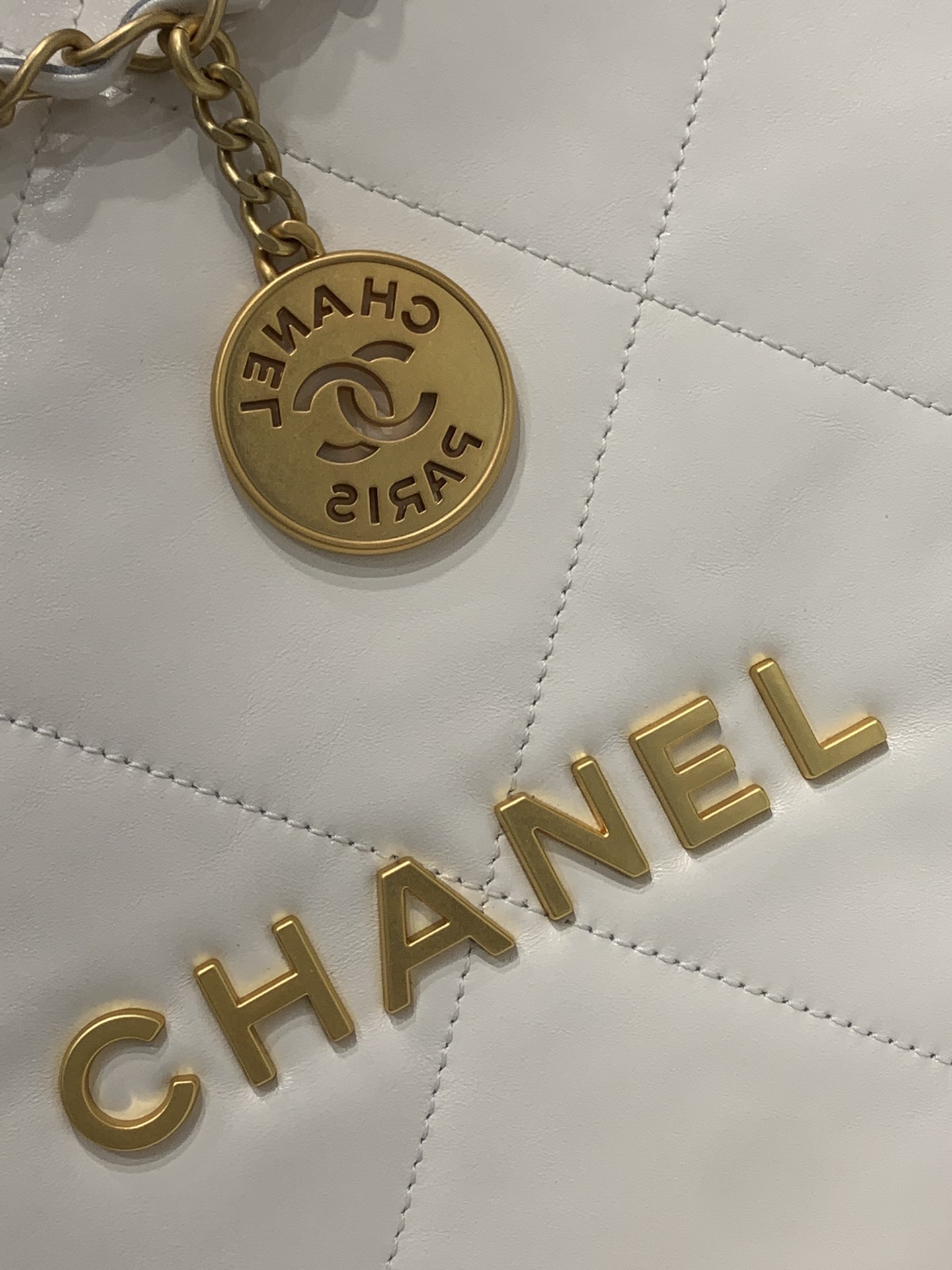 CHANEL 22S 22手袋 容量超大超实用“垃圾袋” 小号35x37x7cm 中号39×42×8cm