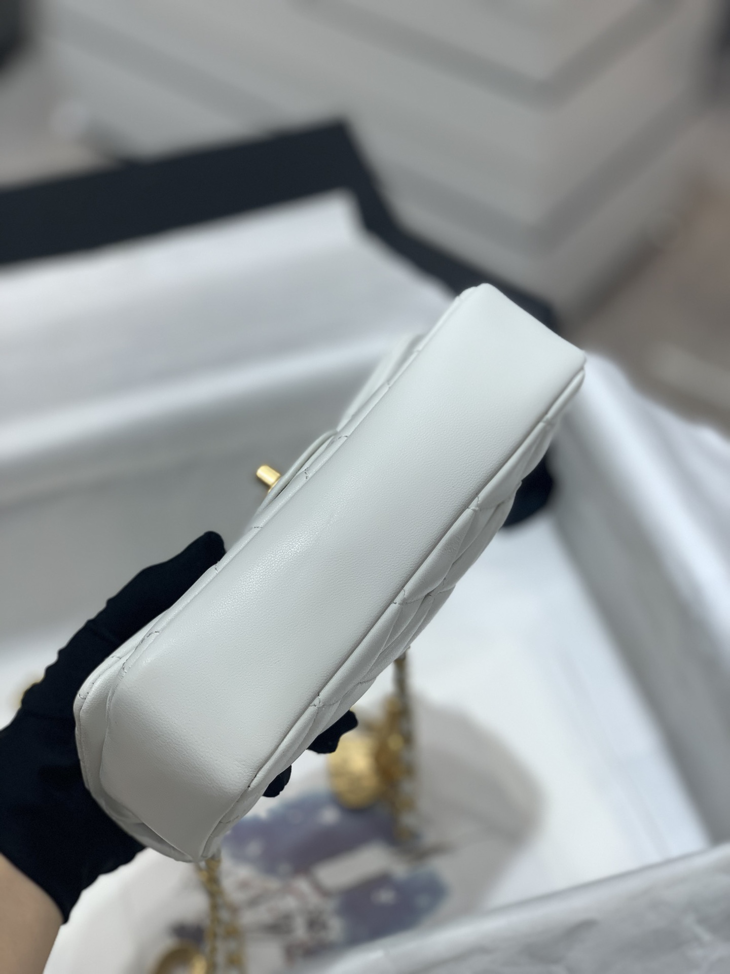 Chanel 上新啦 唯一的限量版 爱心链条mini cf cf经典版型加上爱心吊坠 18cm